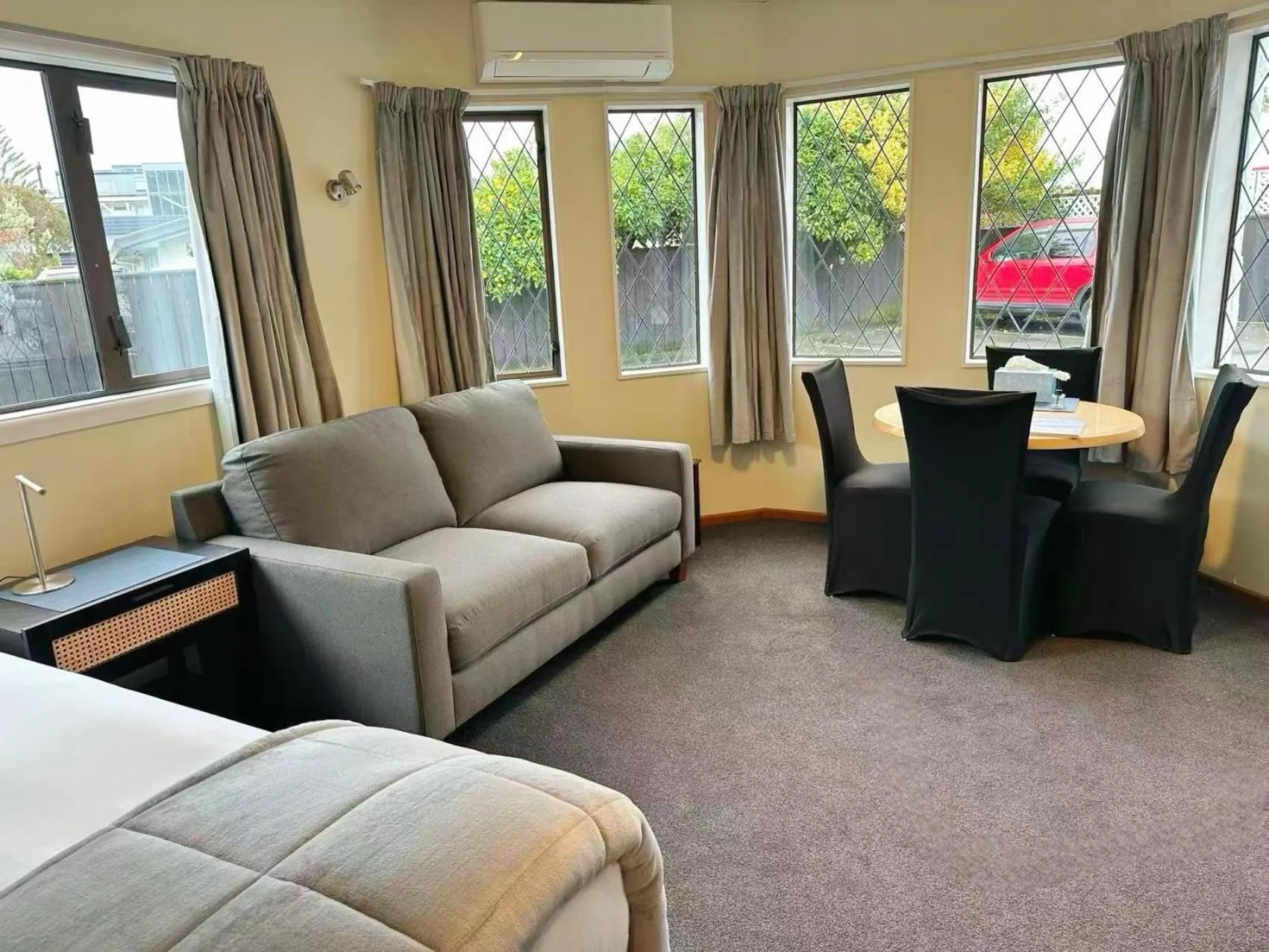 Castles Motel & Driftwood Motel