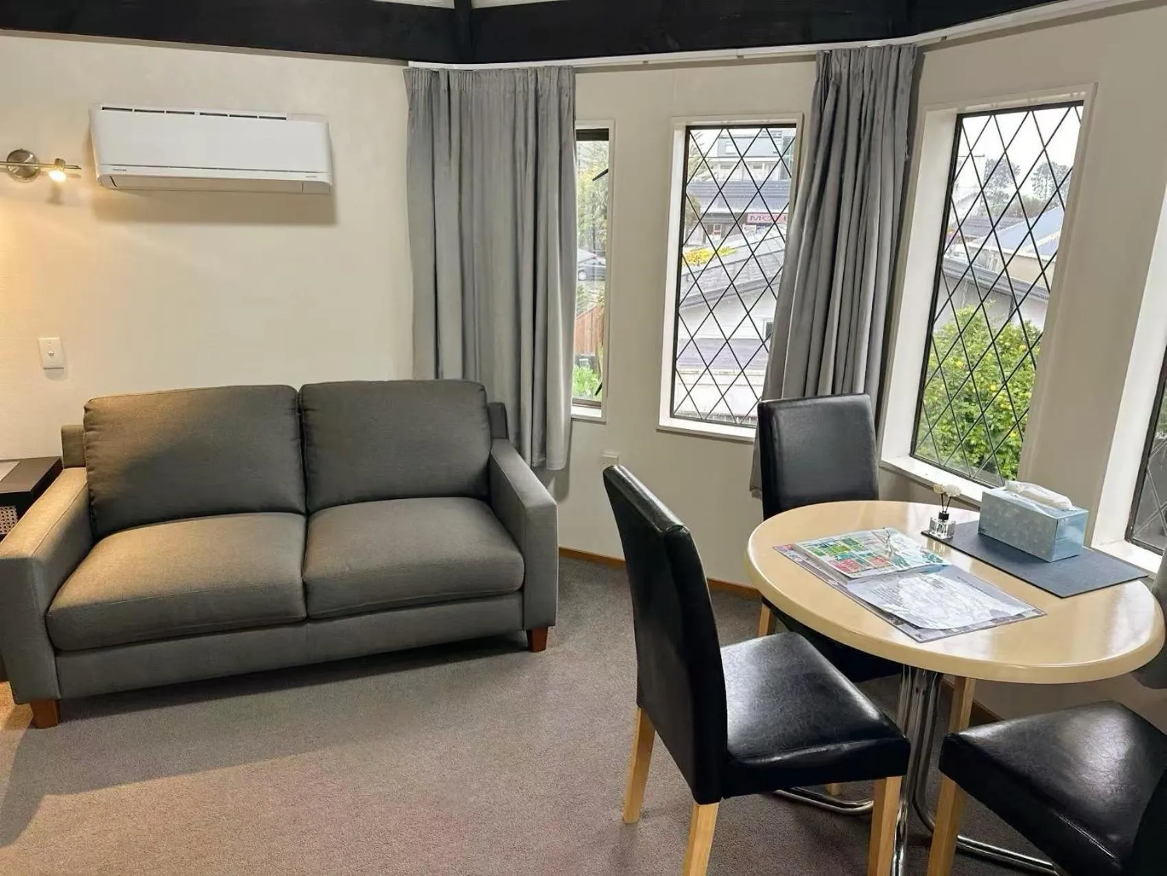 Castles Motel & Driftwood Motel