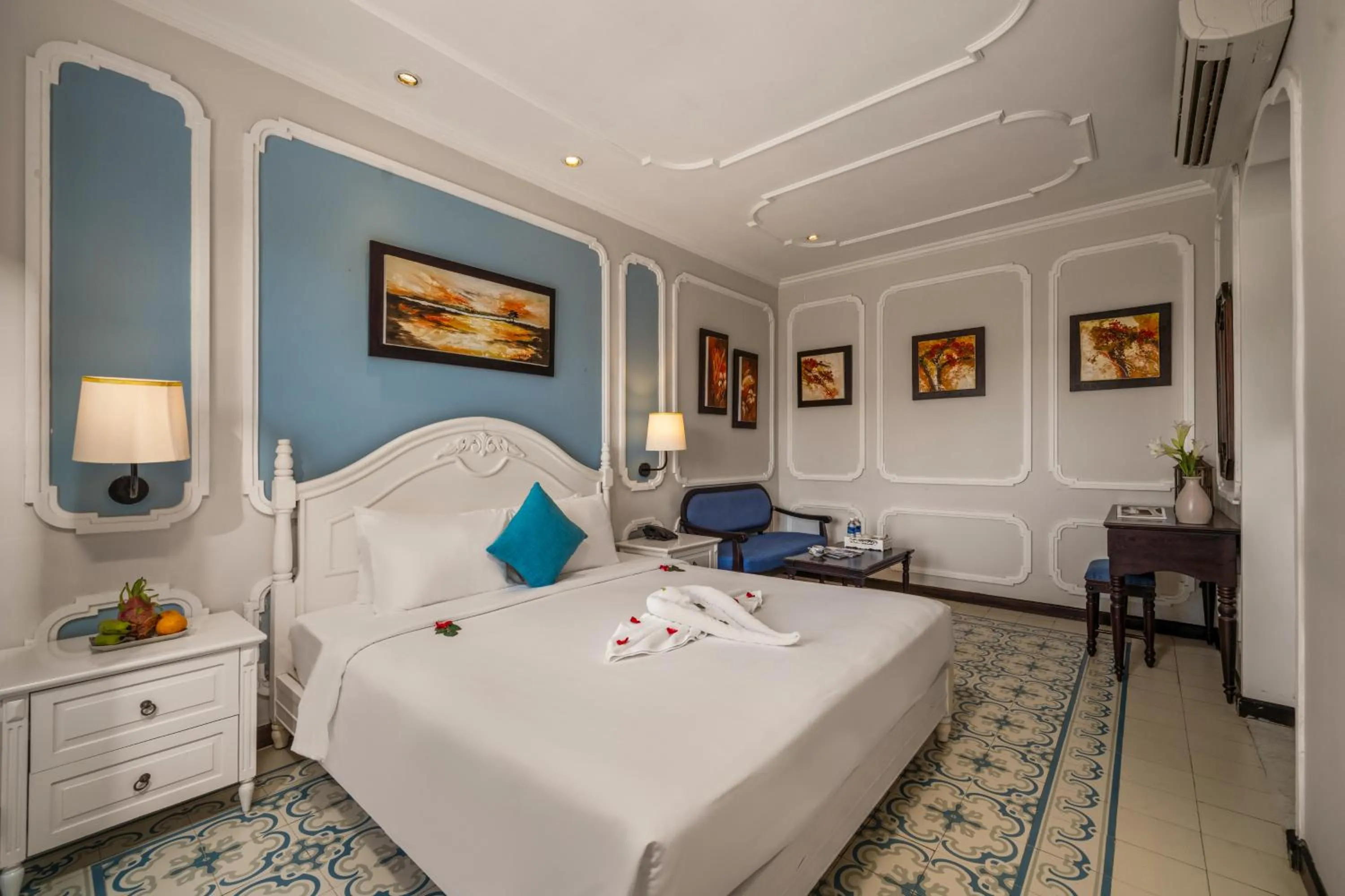 Bed in Hoi An Rosemary Boutique Hotel & Spa - A Peaceful Retreat