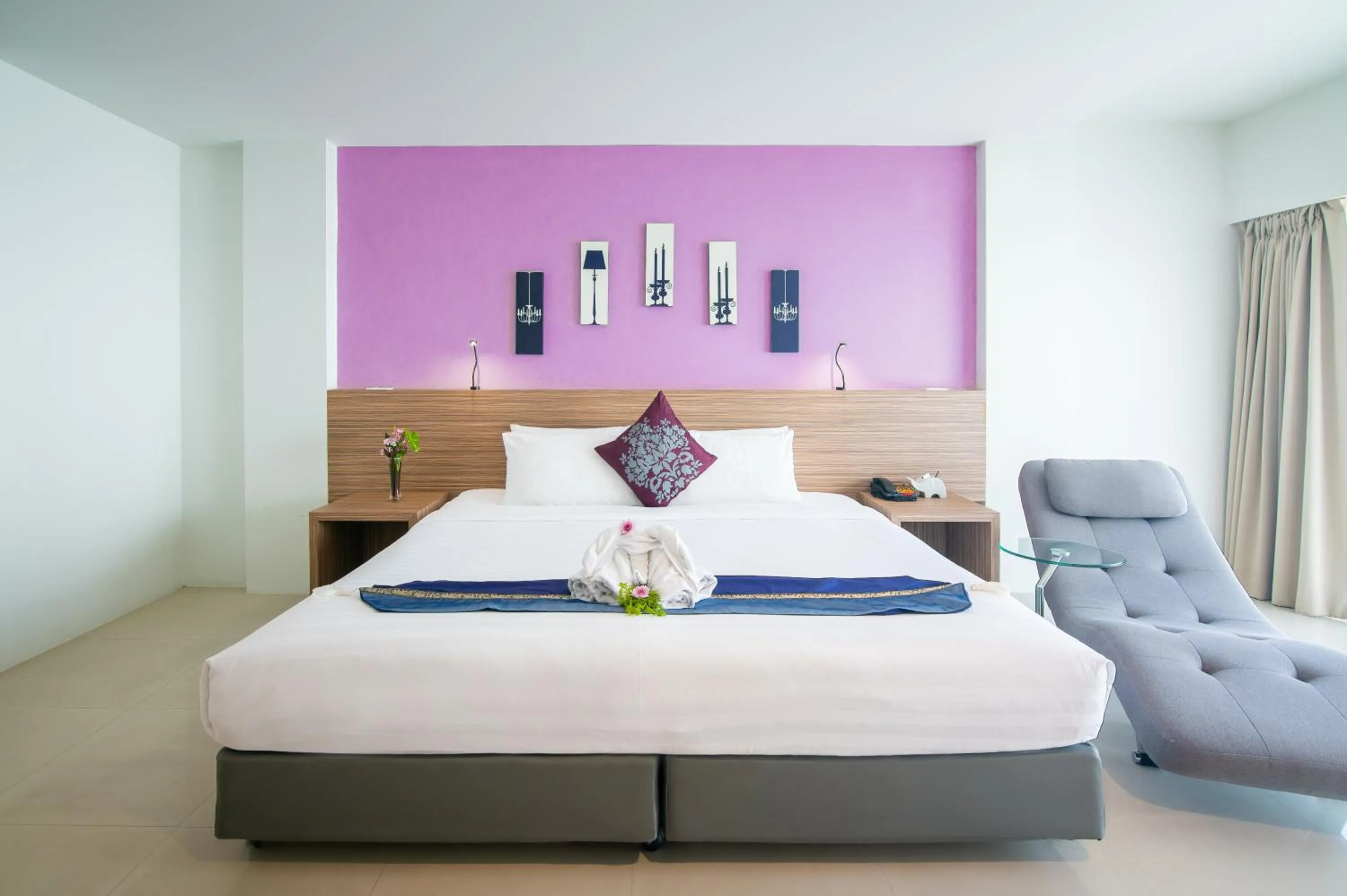 Bed in The Lantern Resorts Patong