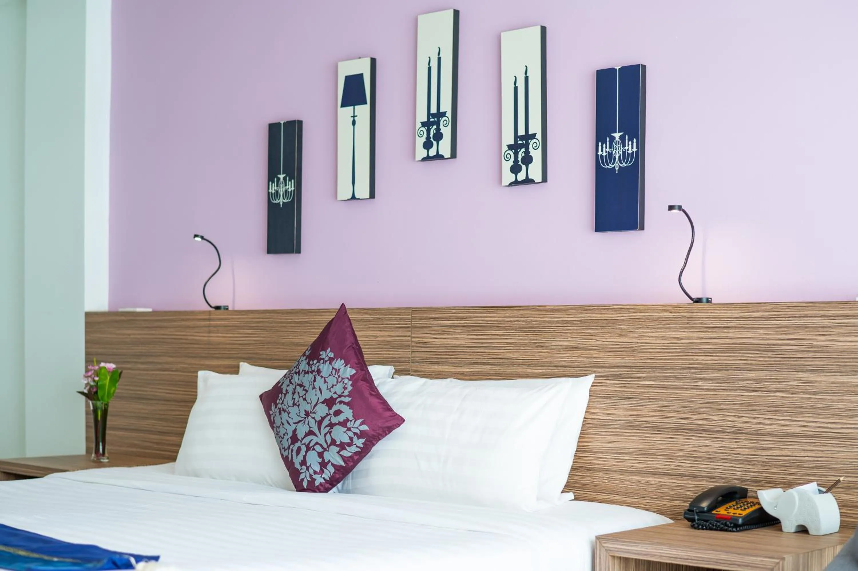 Bed in The Lantern Resorts Patong