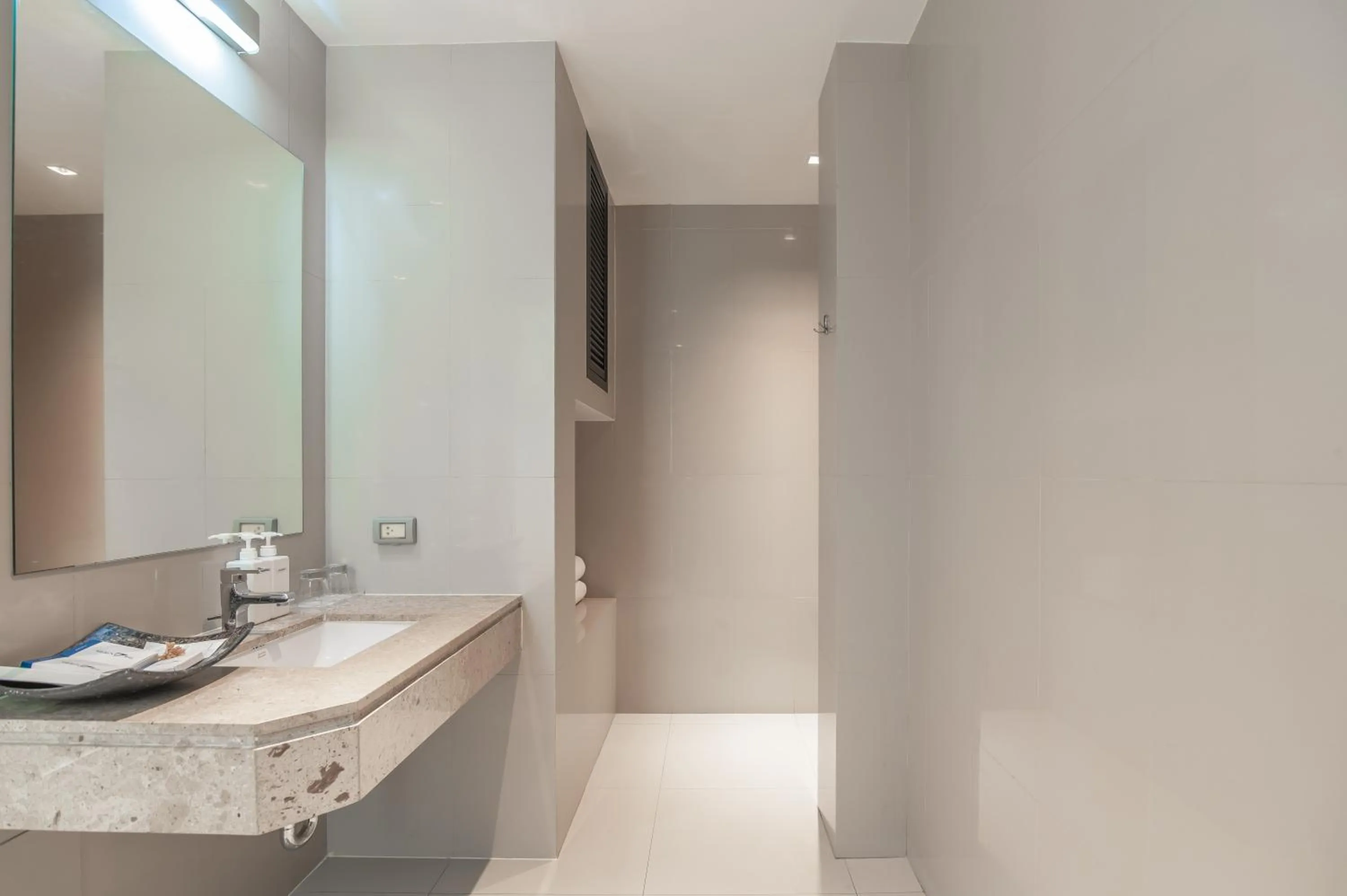 Bathroom in The Lantern Resorts Patong