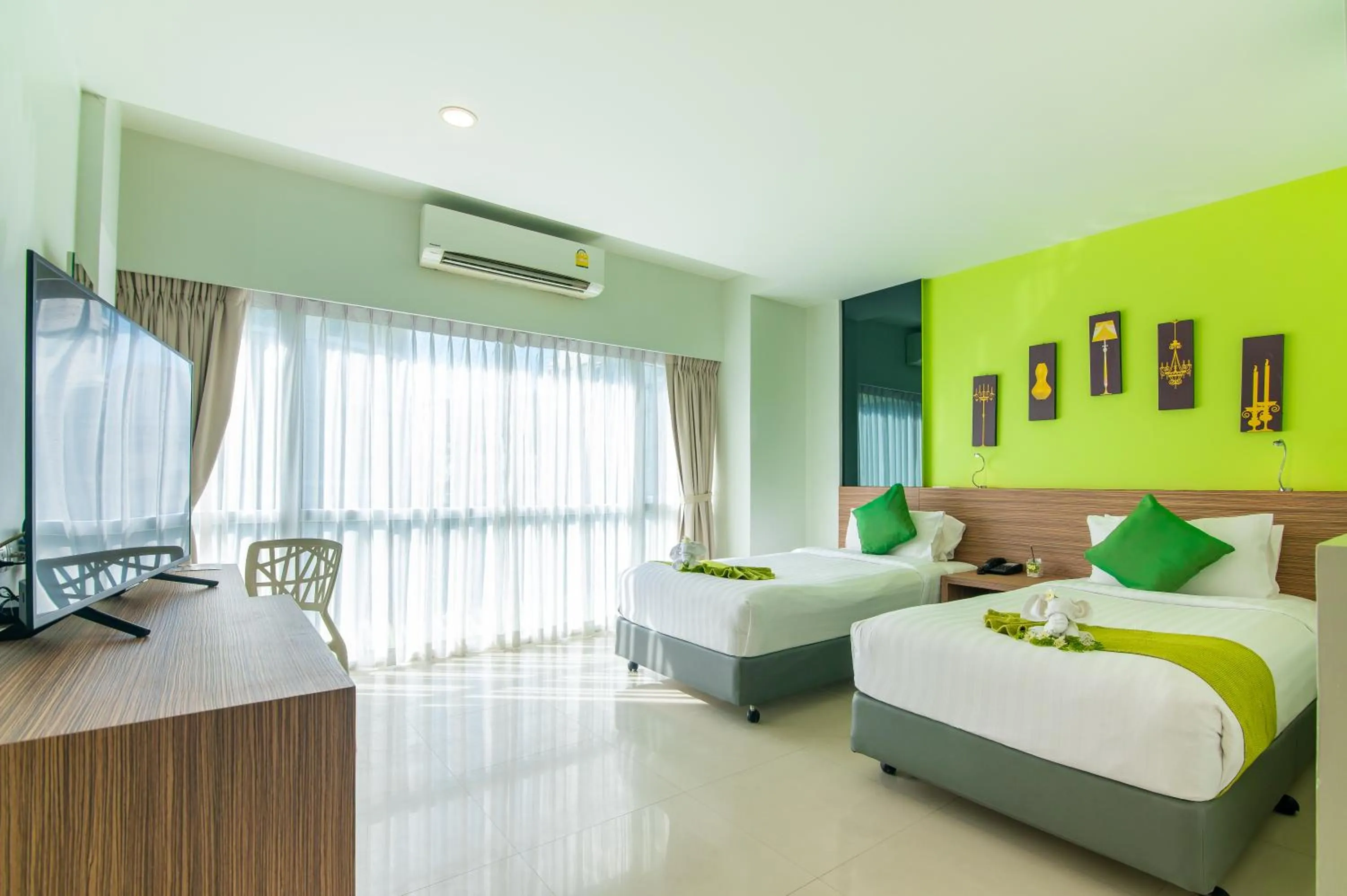 Bed in The Lantern Resorts Patong