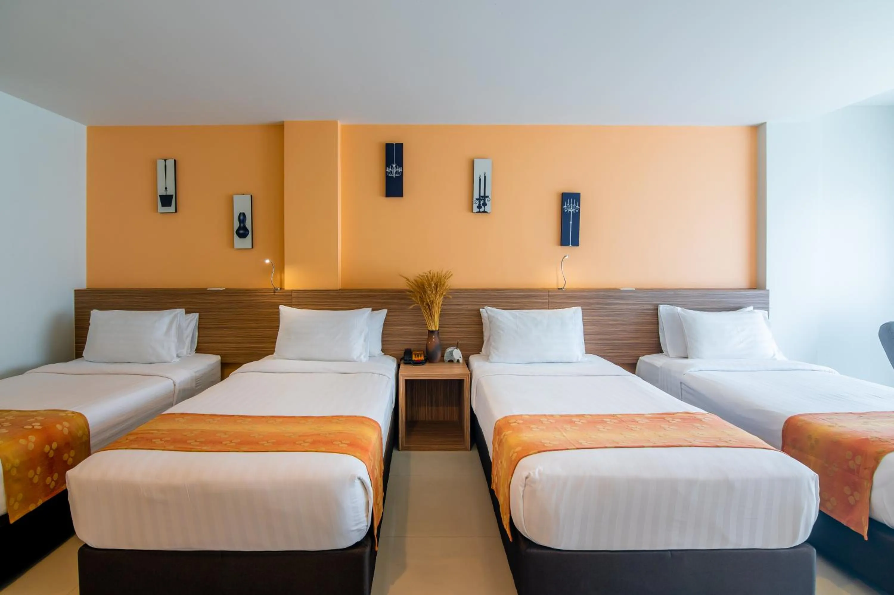 Bed in The Lantern Resorts Patong