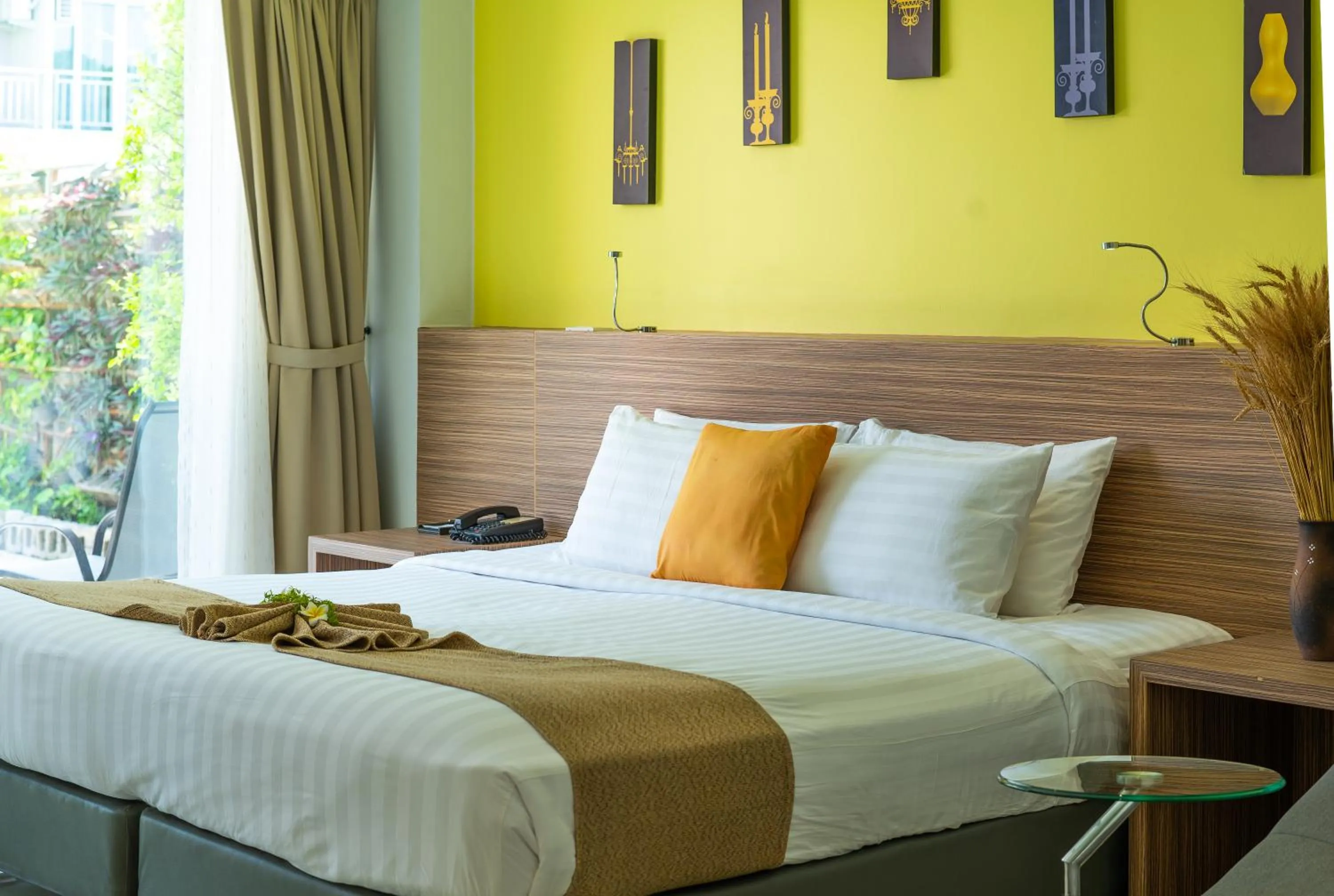 Bed in The Lantern Resorts Patong