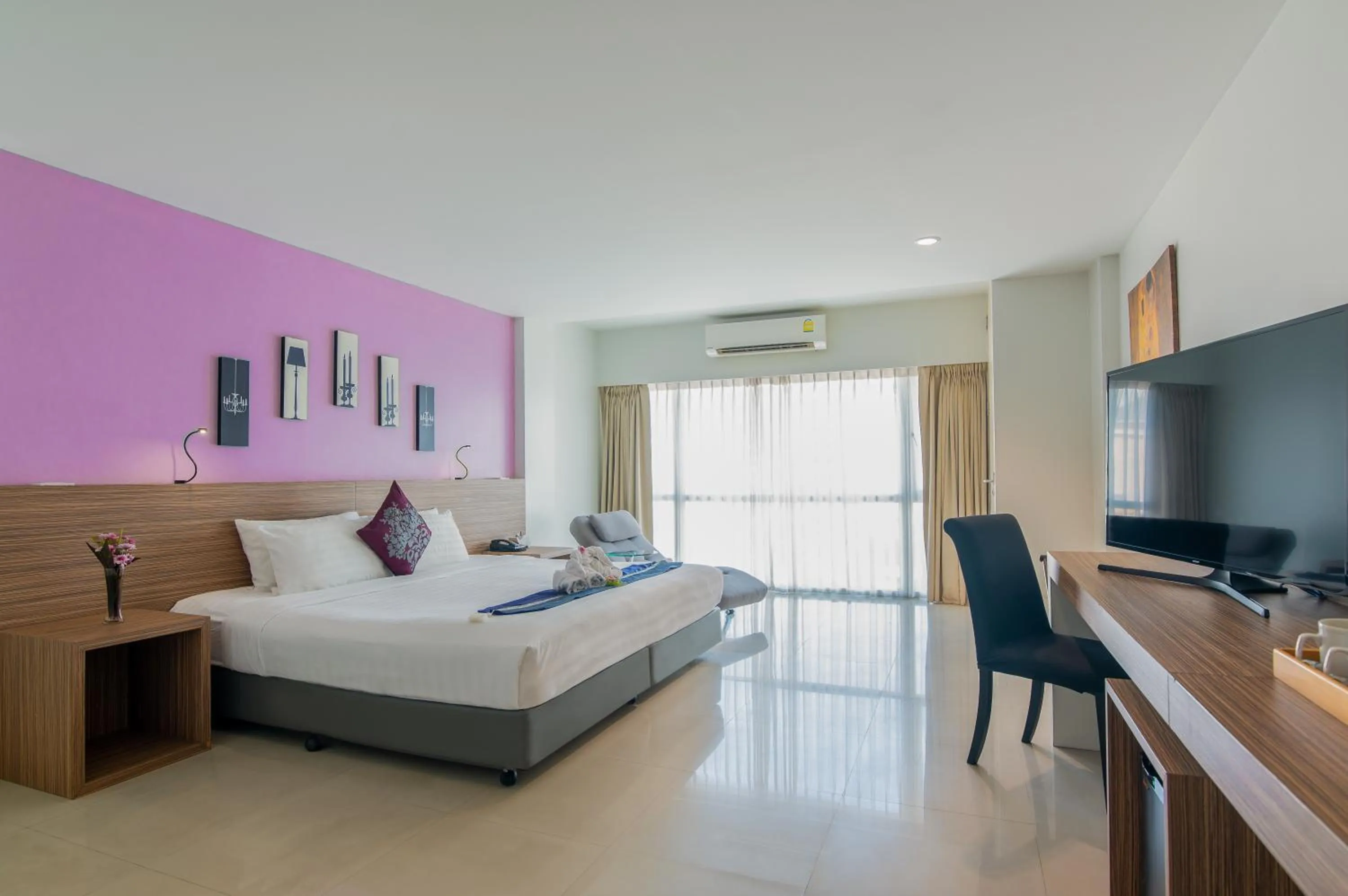 Bed in The Lantern Resorts Patong