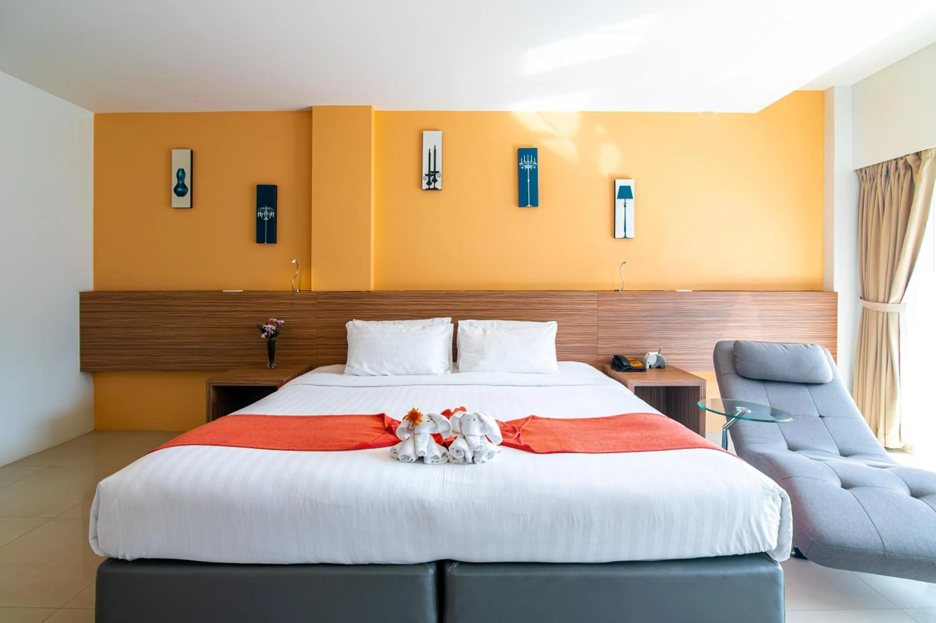 Bed in The Lantern Resorts Patong