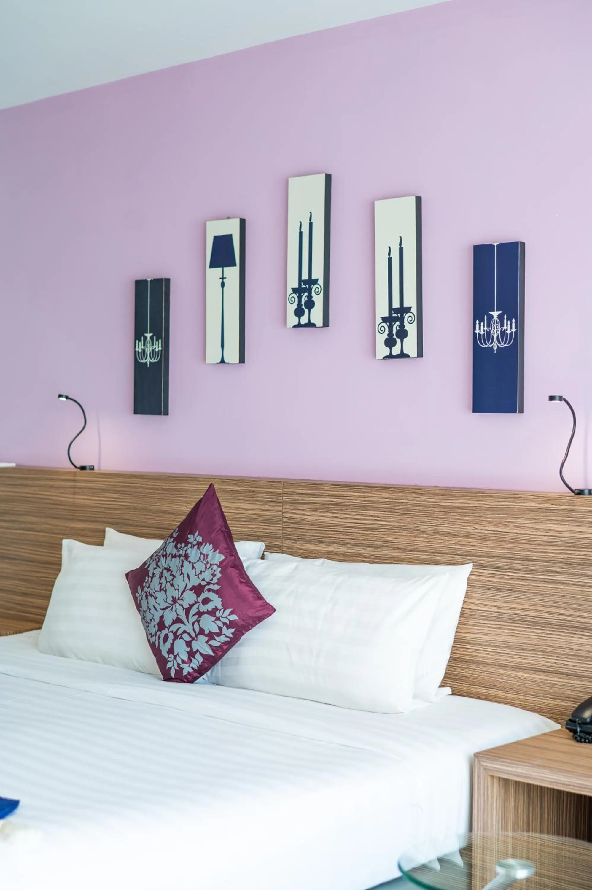 Bed in The Lantern Resorts Patong