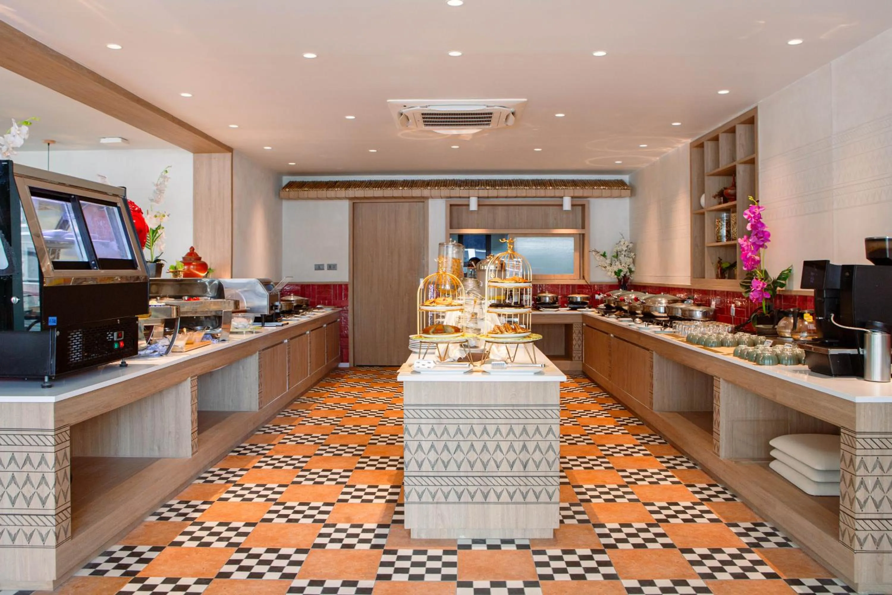 Breakfast in The Lantern Resorts Patong