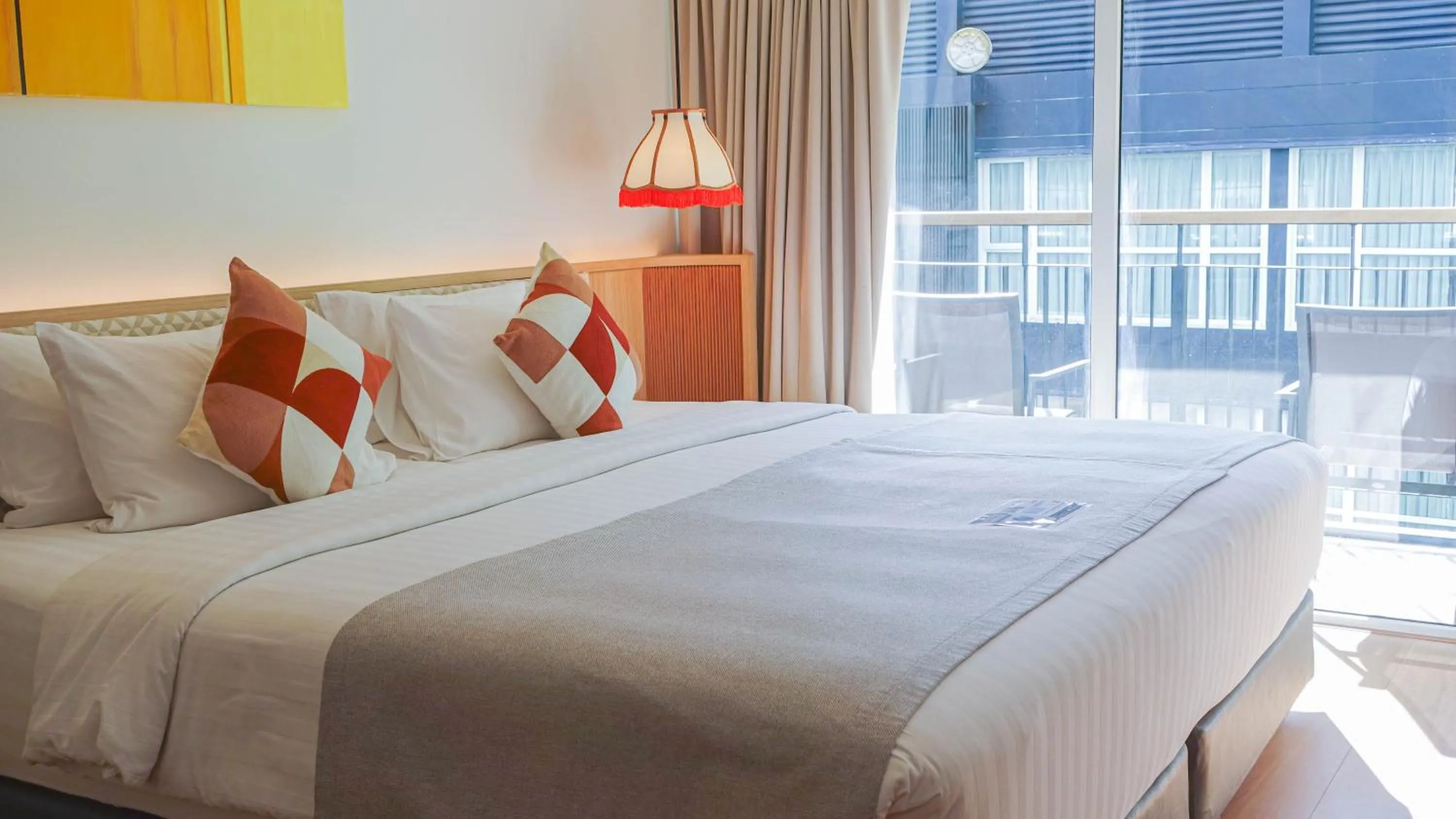 Bed in The Lantern Resorts Patong