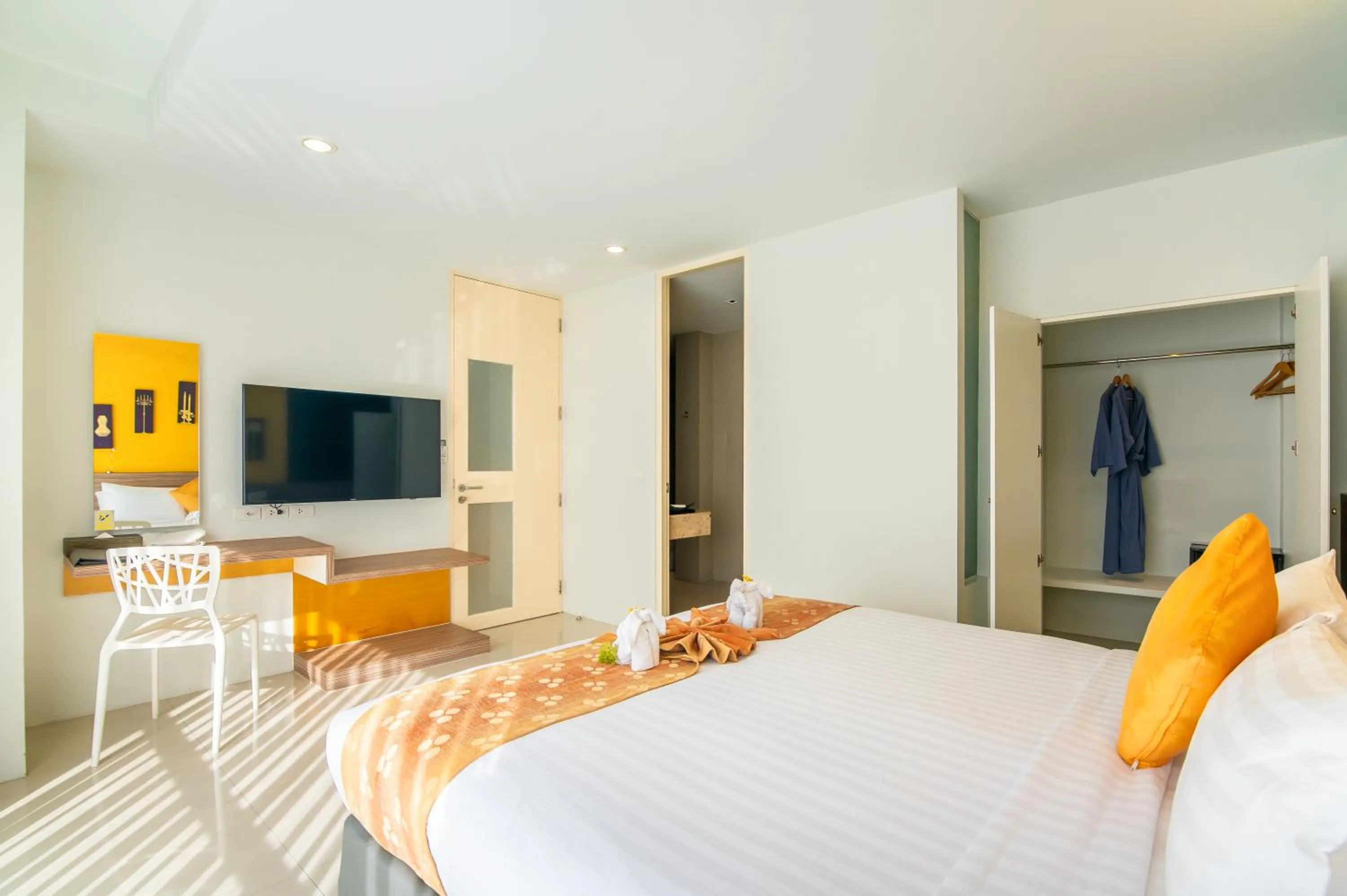 Bed in The Lantern Resorts Patong