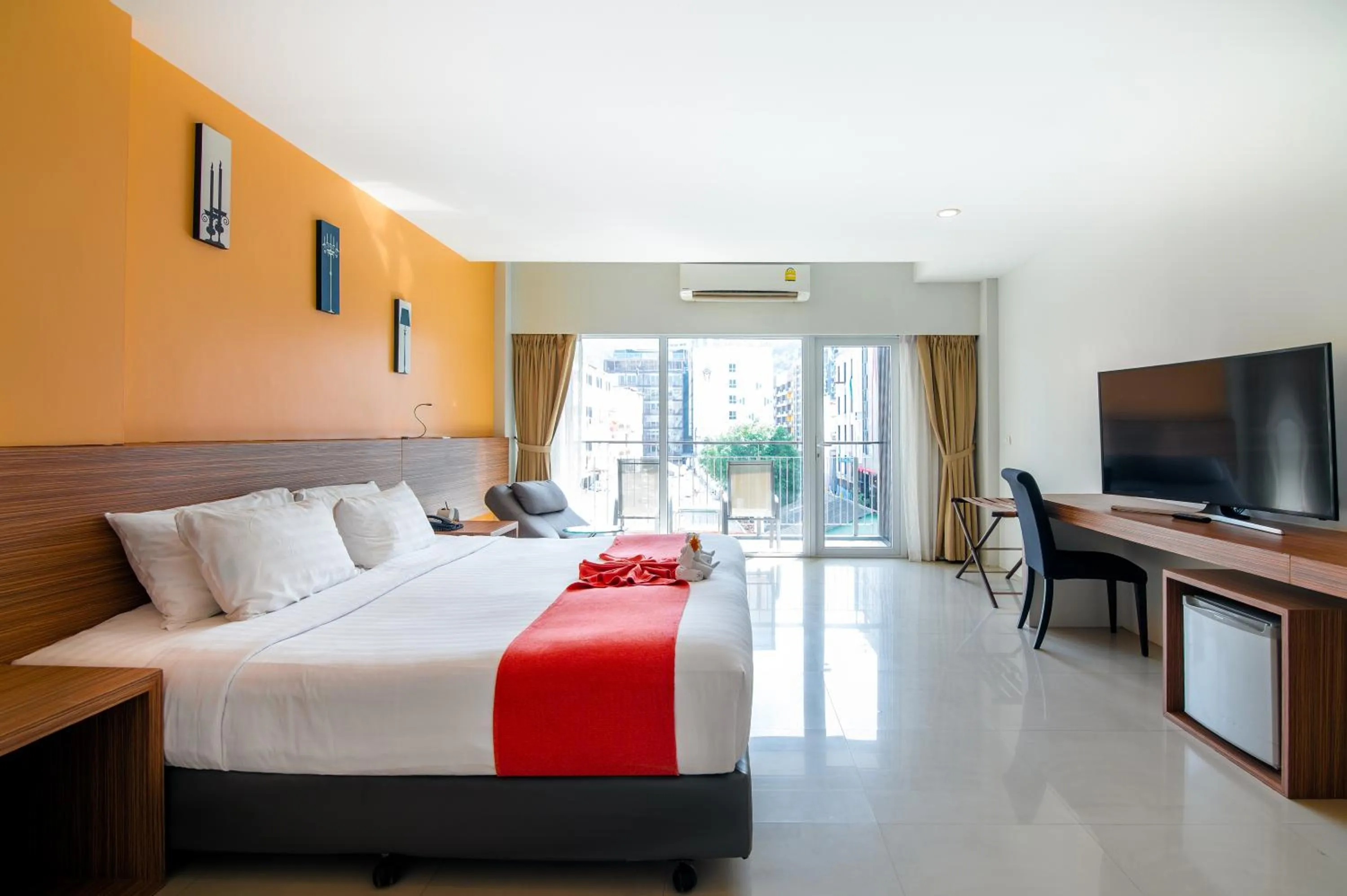 Bed in The Lantern Resorts Patong