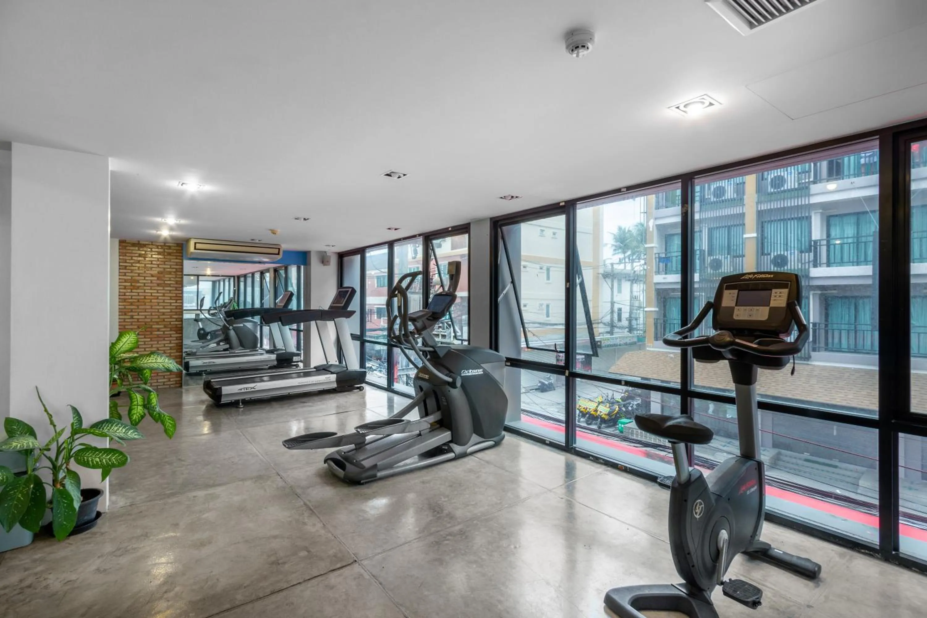 Fitness centre/facilities in The Lantern Resorts Patong