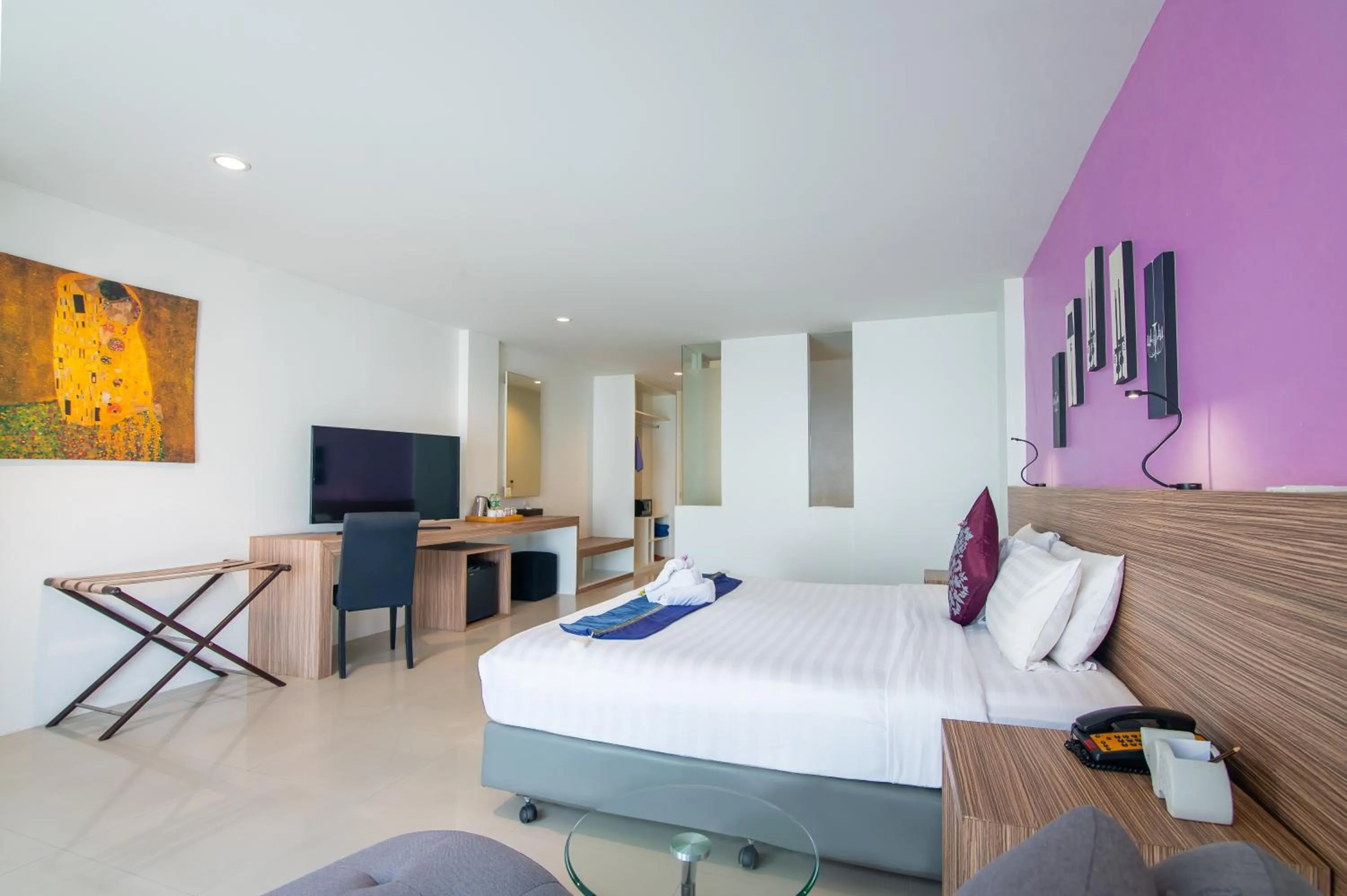 Bed in The Lantern Resorts Patong