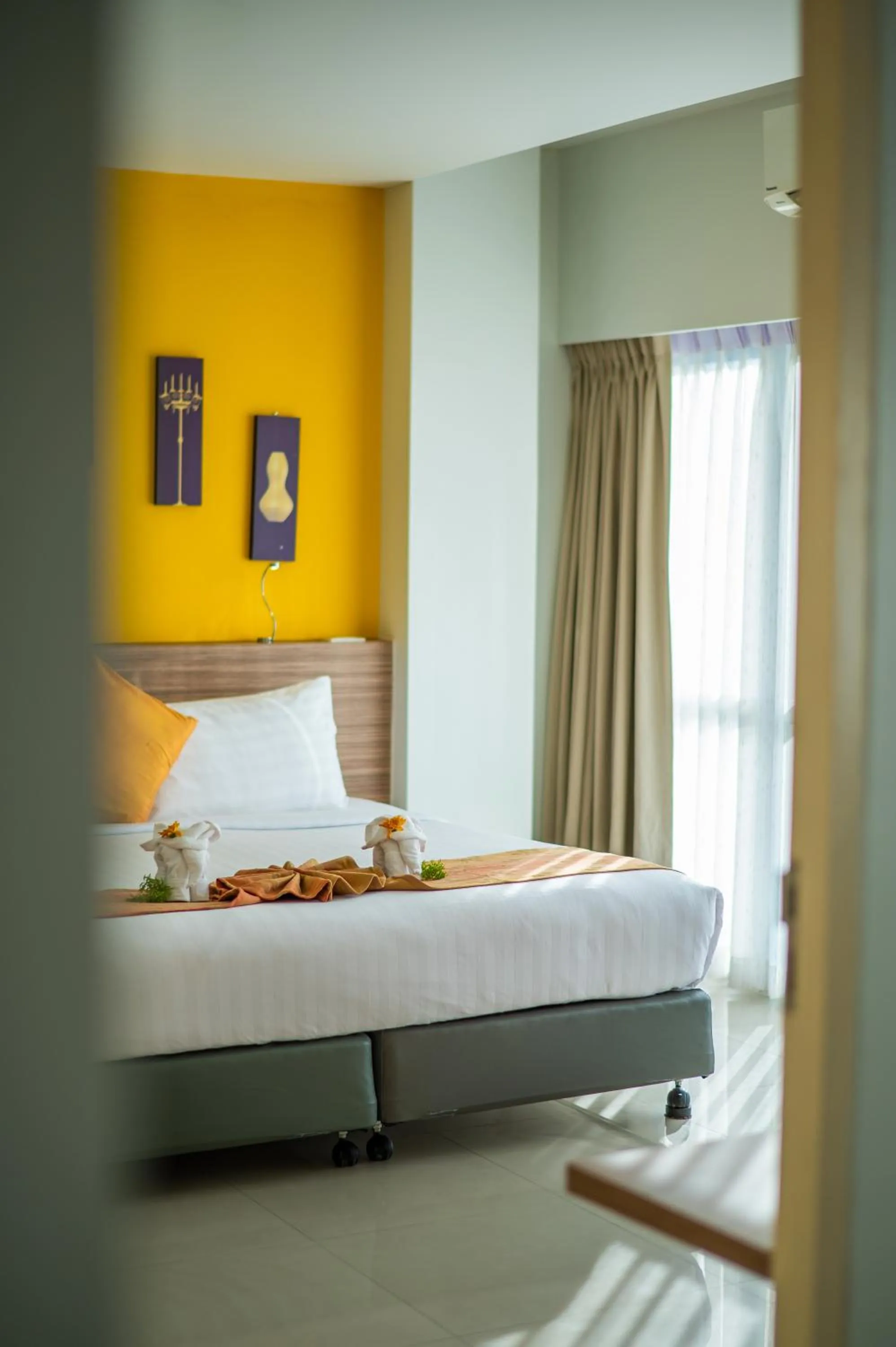 Bed in The Lantern Resorts Patong