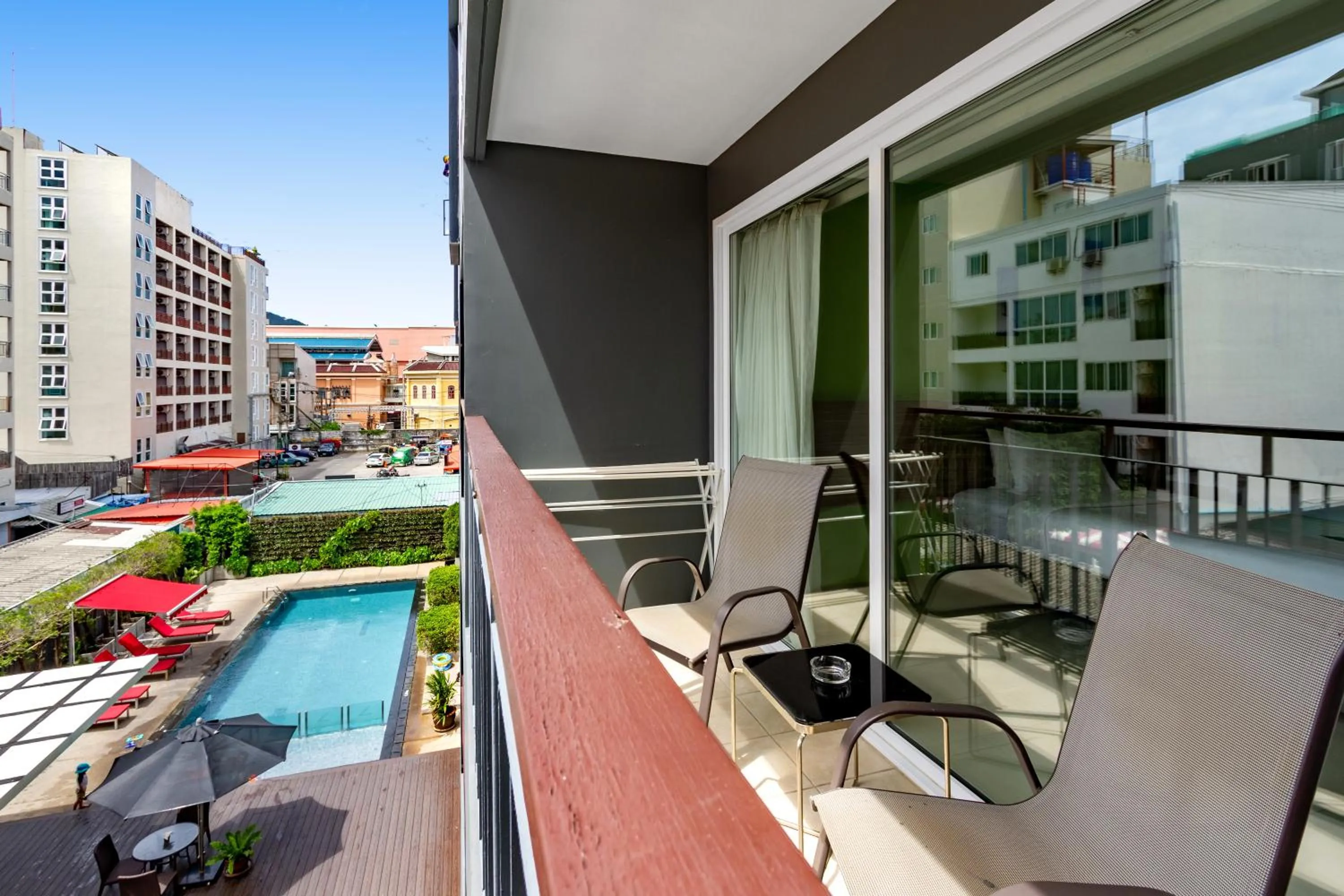 Balcony/Terrace in The Lantern Resorts Patong