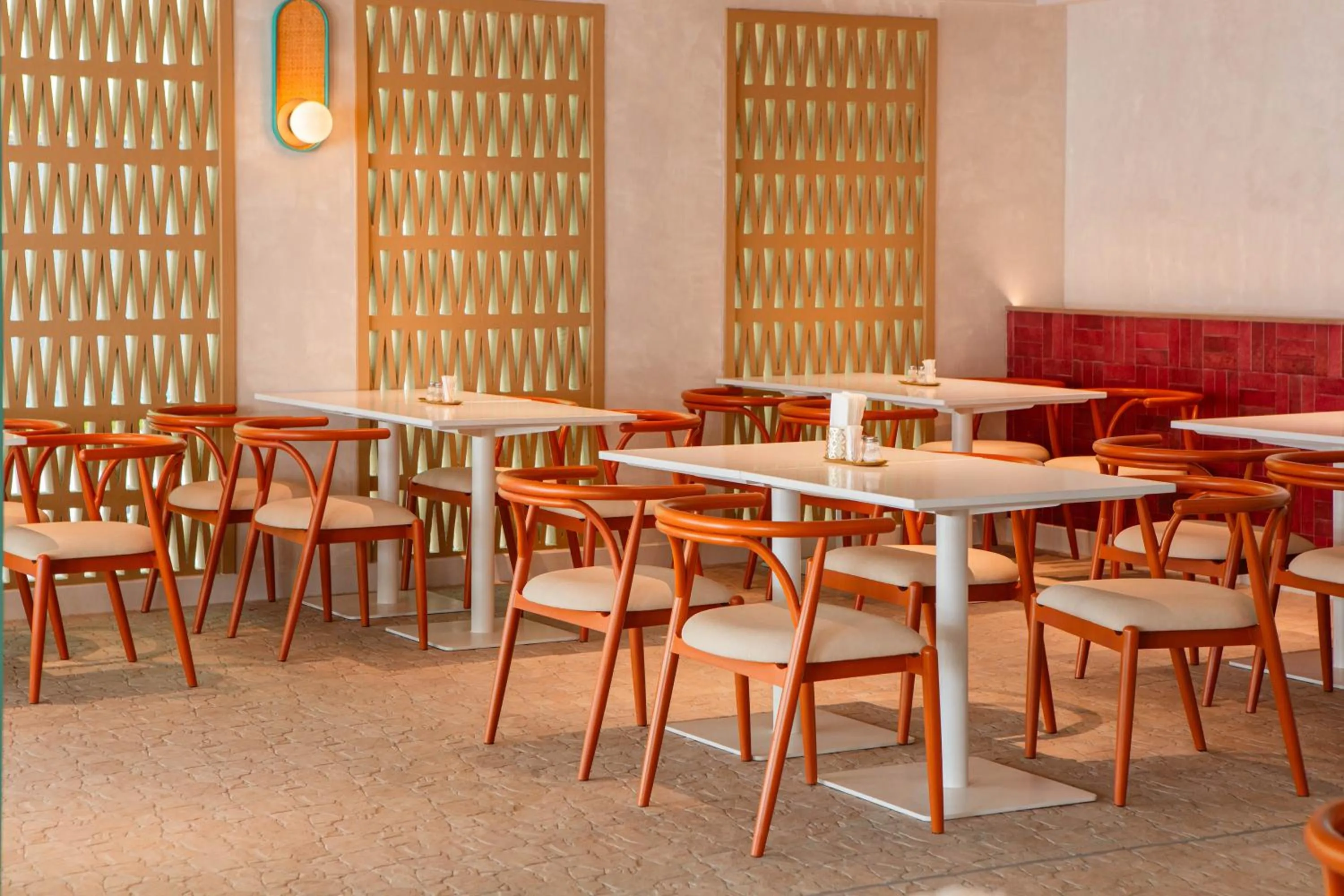 Restaurant/places to eat in The Lantern Resorts Patong