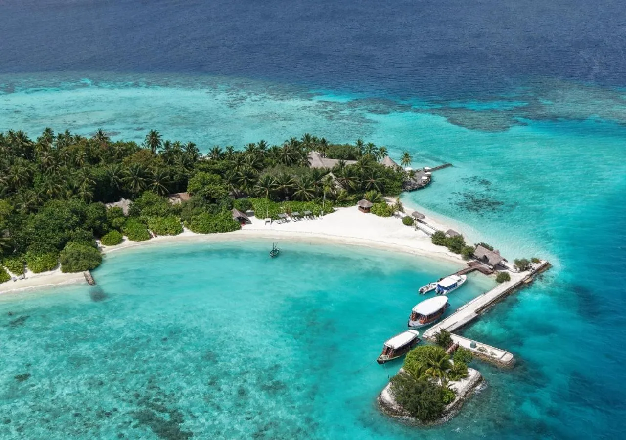 Beach in Makunudu Island- An Intimate Hideaway