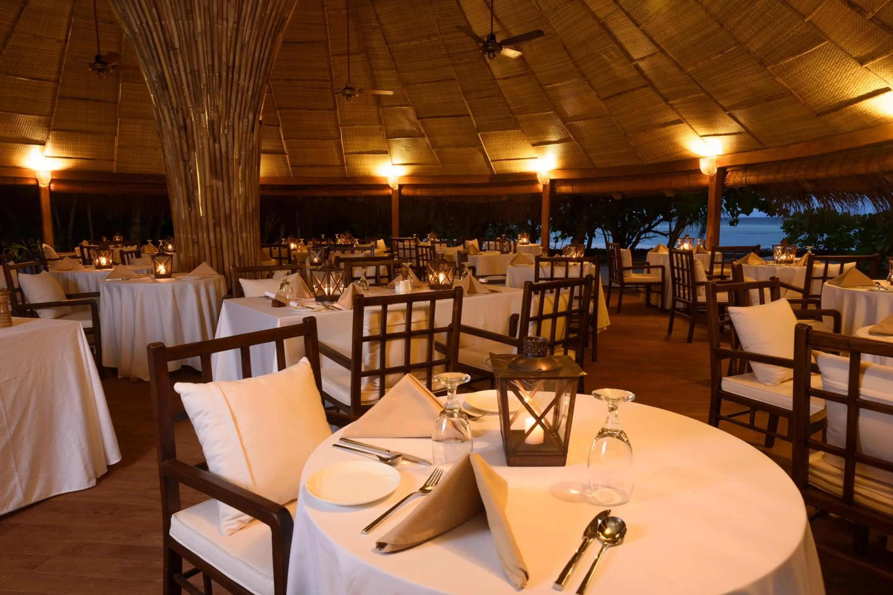 Restaurant/places to eat in Makunudu Island- An Intimate Hideaway