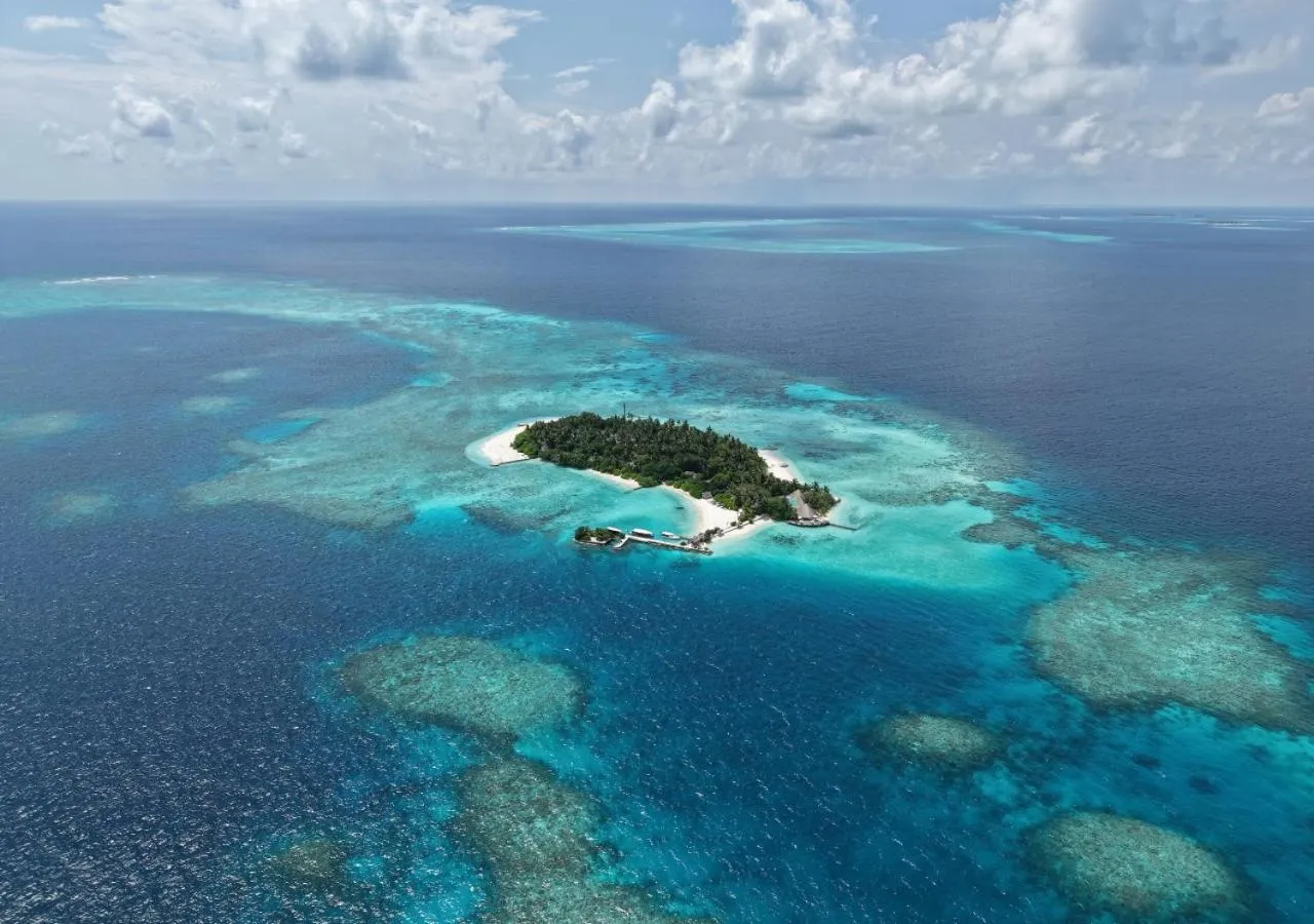 Natural landscape in Makunudu Island- An Intimate Hideaway