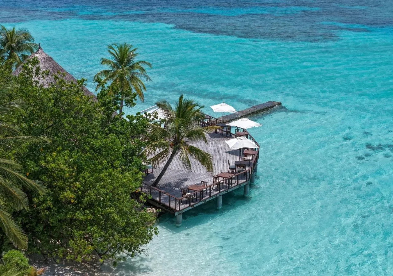 Lounge or bar in Makunudu Island- An Intimate Hideaway