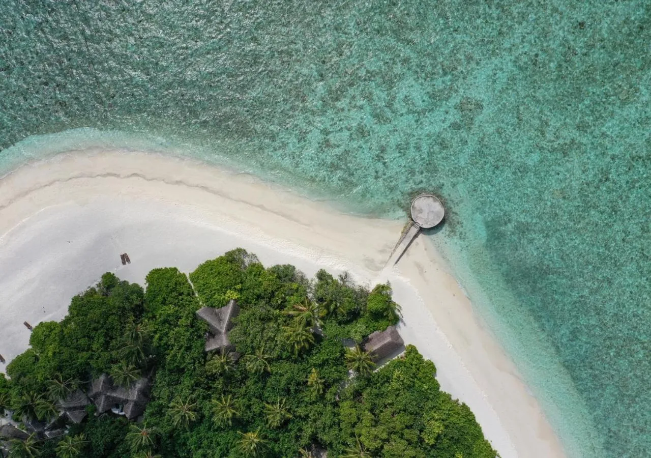 Natural landscape in Makunudu Island- An Intimate Hideaway