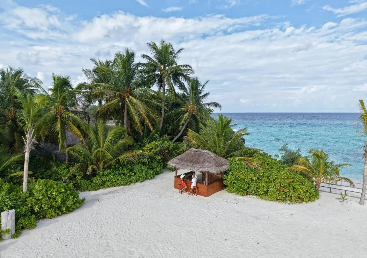 Lounge or bar in Makunudu Island- An Intimate Hideaway