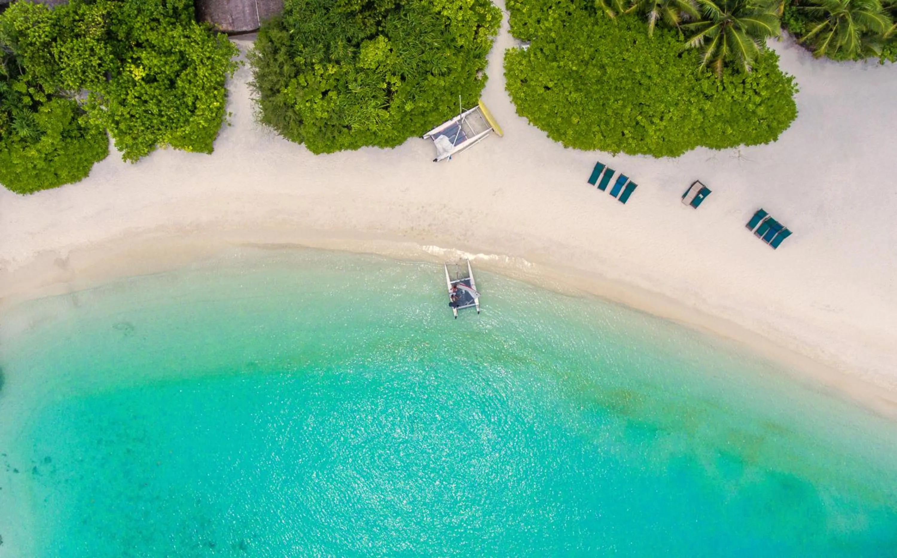 Bird's eye view in Makunudu Island- An Intimate Hideaway