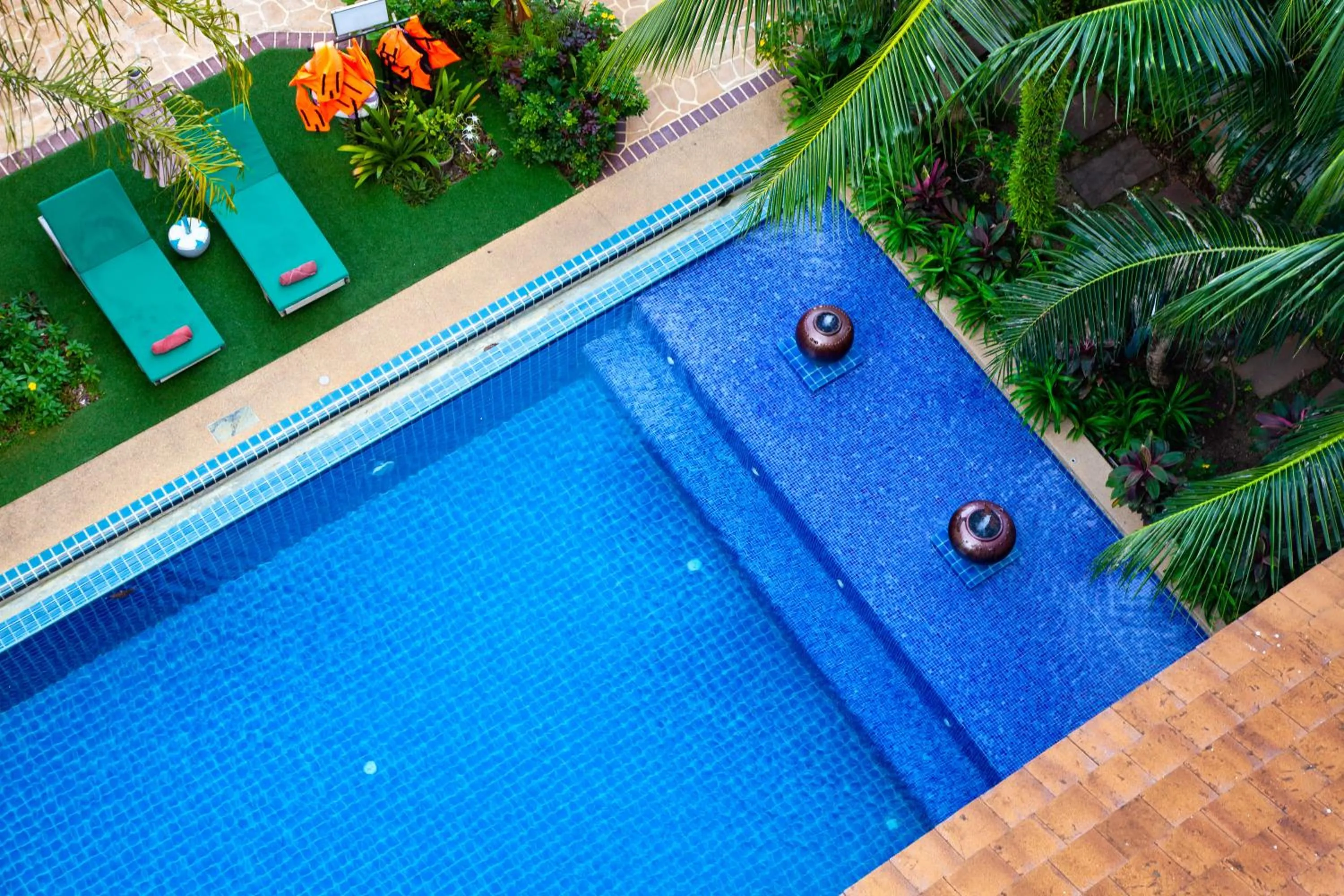 Pool view in Thanthip Beach Resort Patong