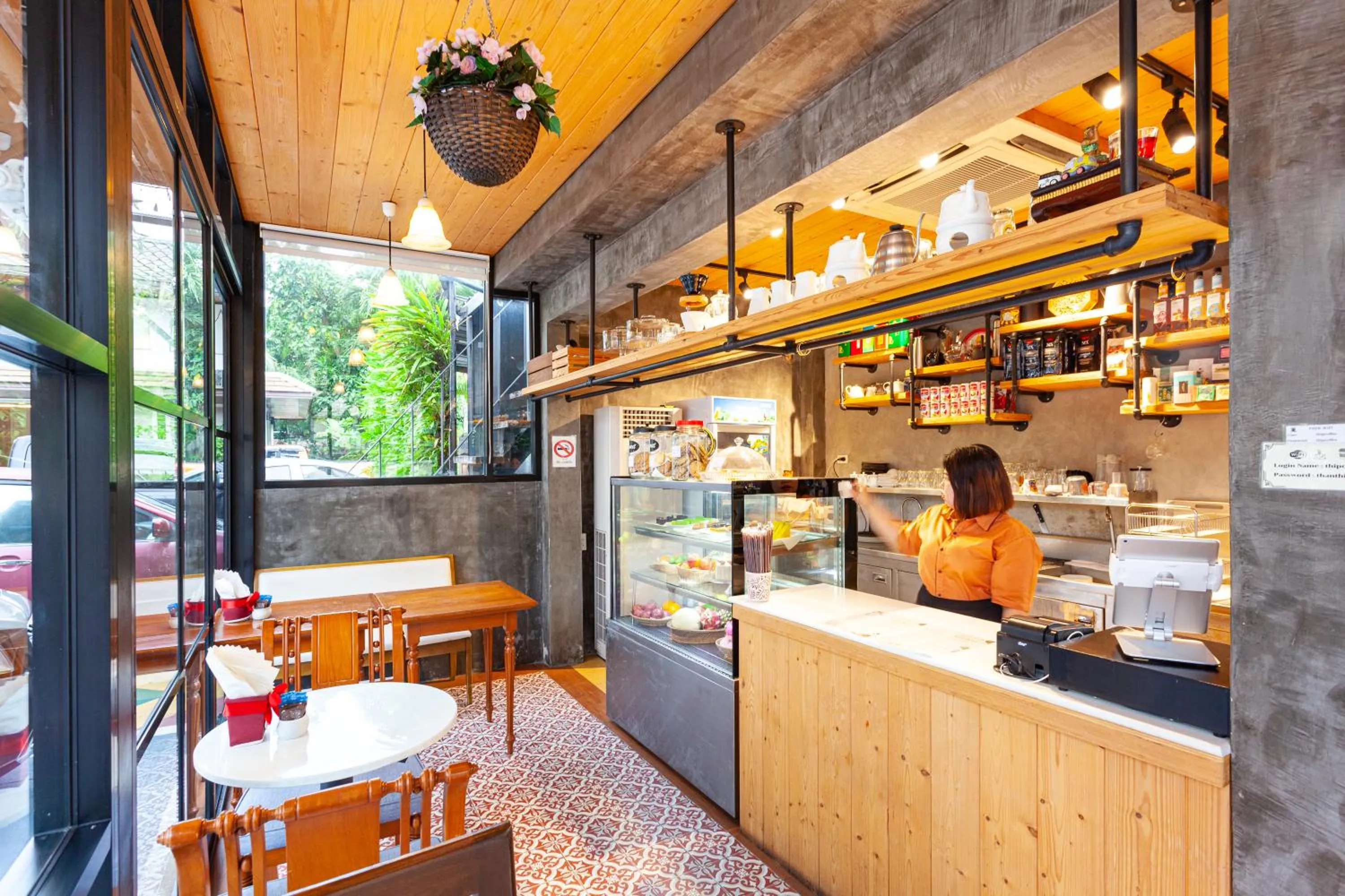 Coffee/tea facilities in Thanthip Beach Resort Patong