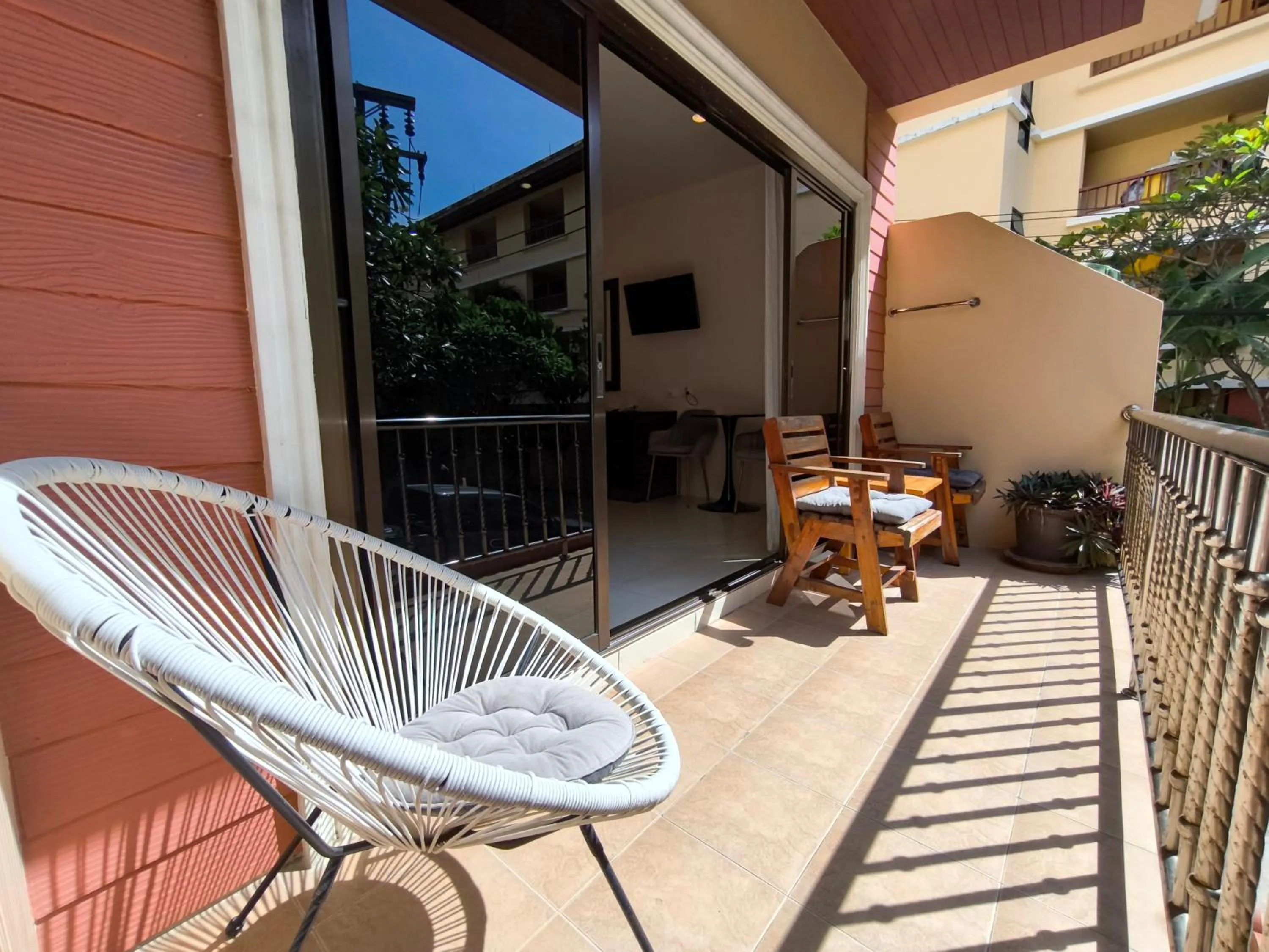 Balcony/Terrace in Seven Seas Hotel Patong Beach