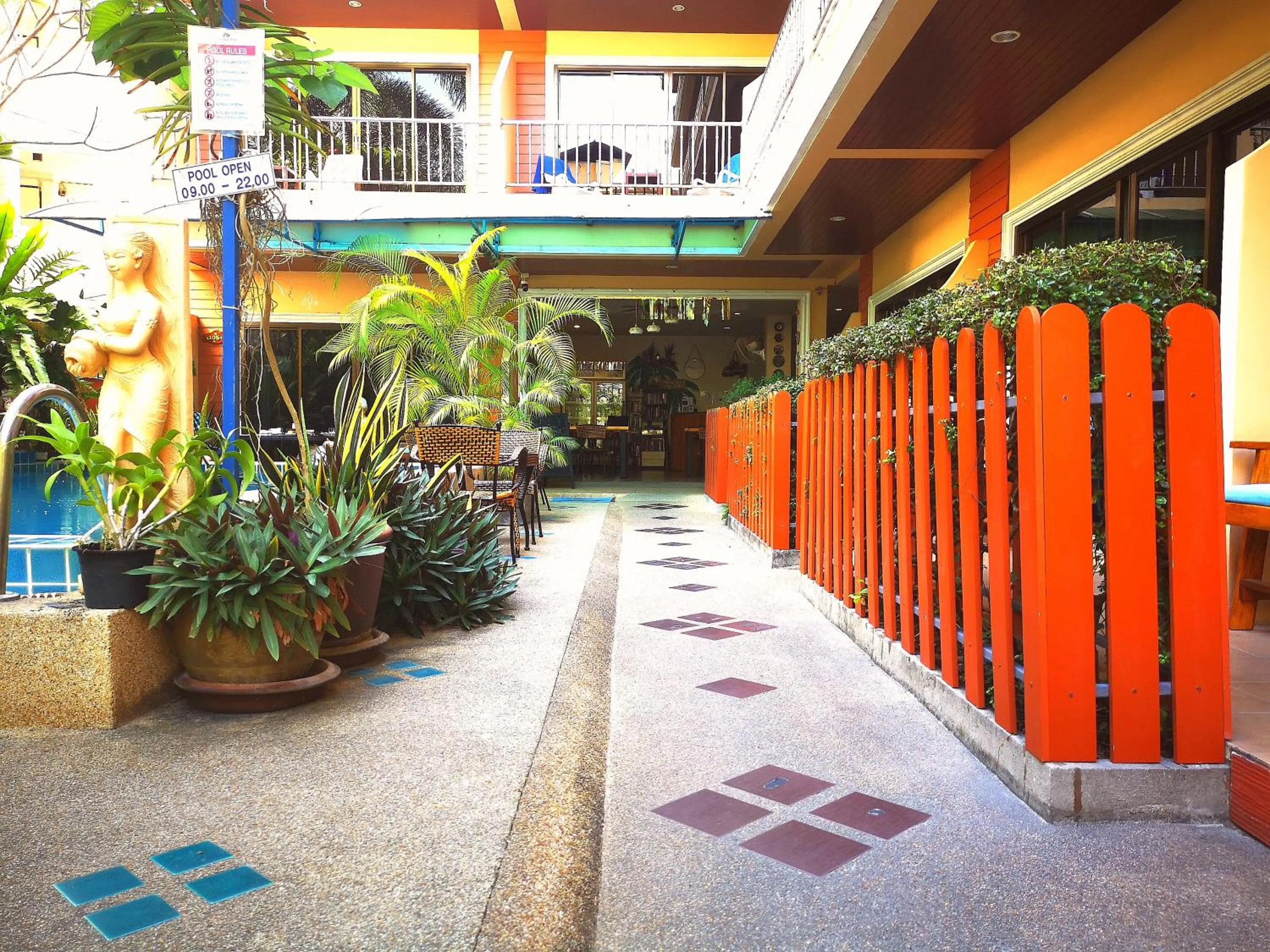 Property building in Seven Seas Hotel Patong Beach