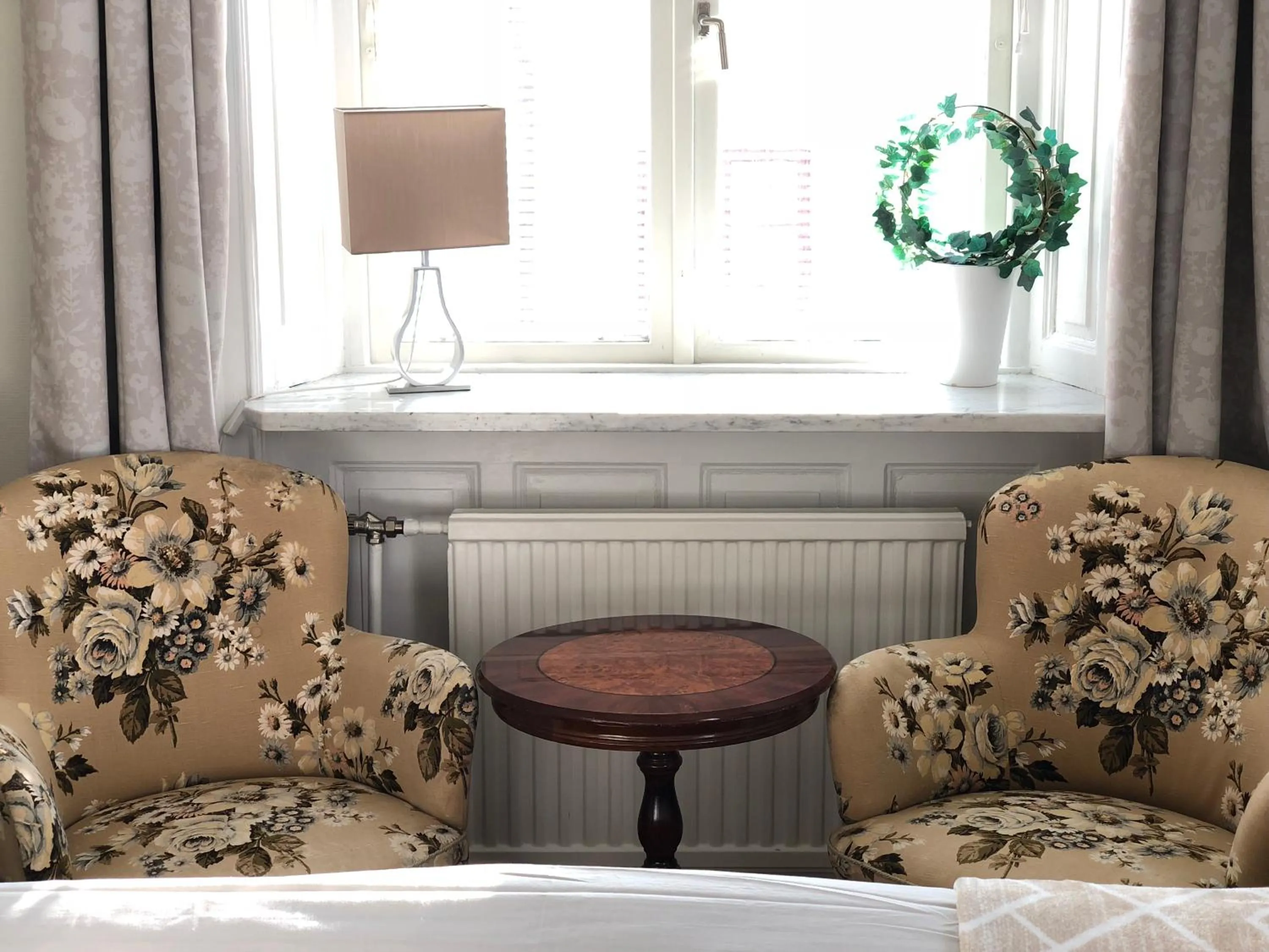 Seating area in Järnvägshotellet