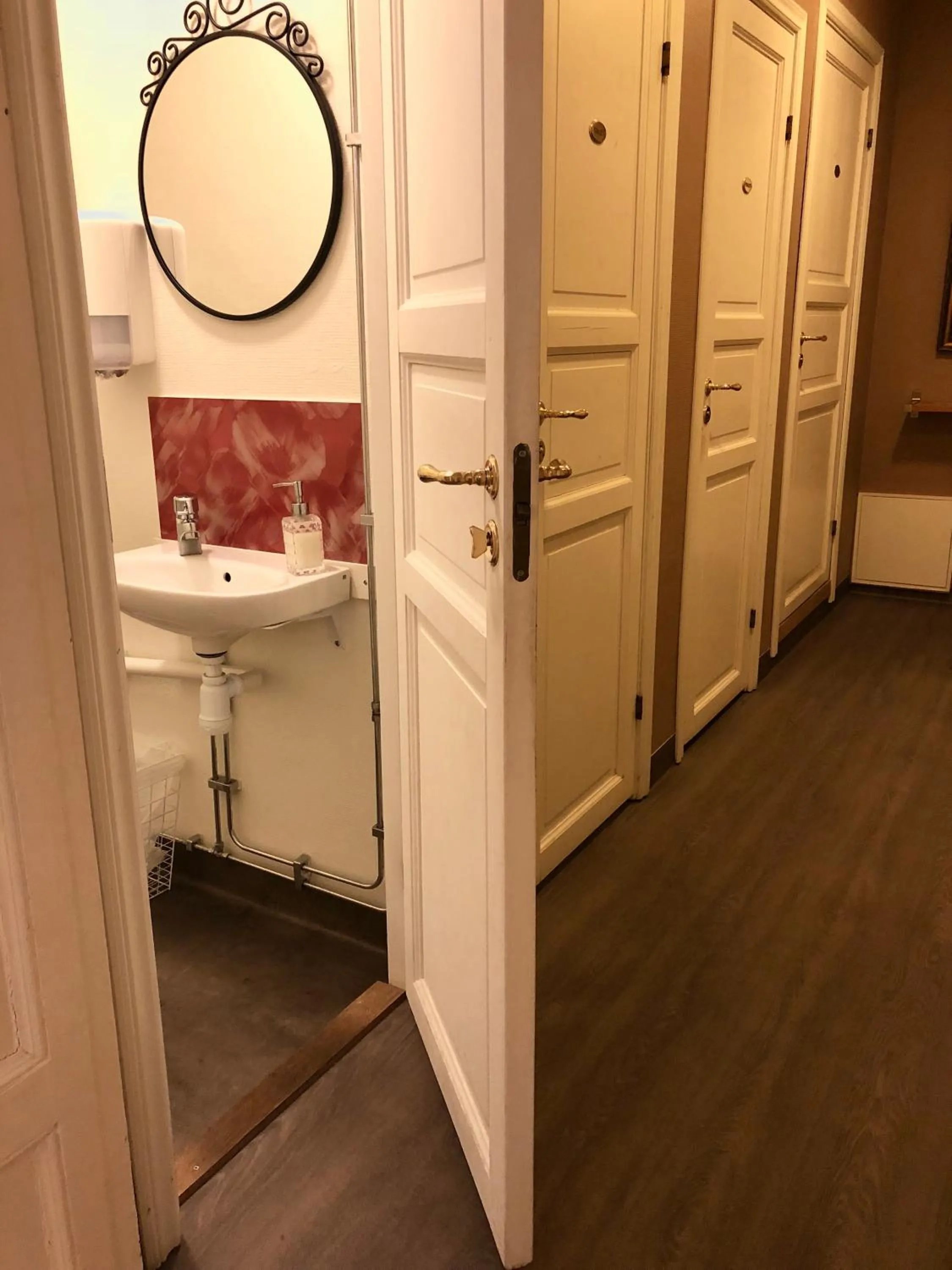 Bathroom in Järnvägshotellet