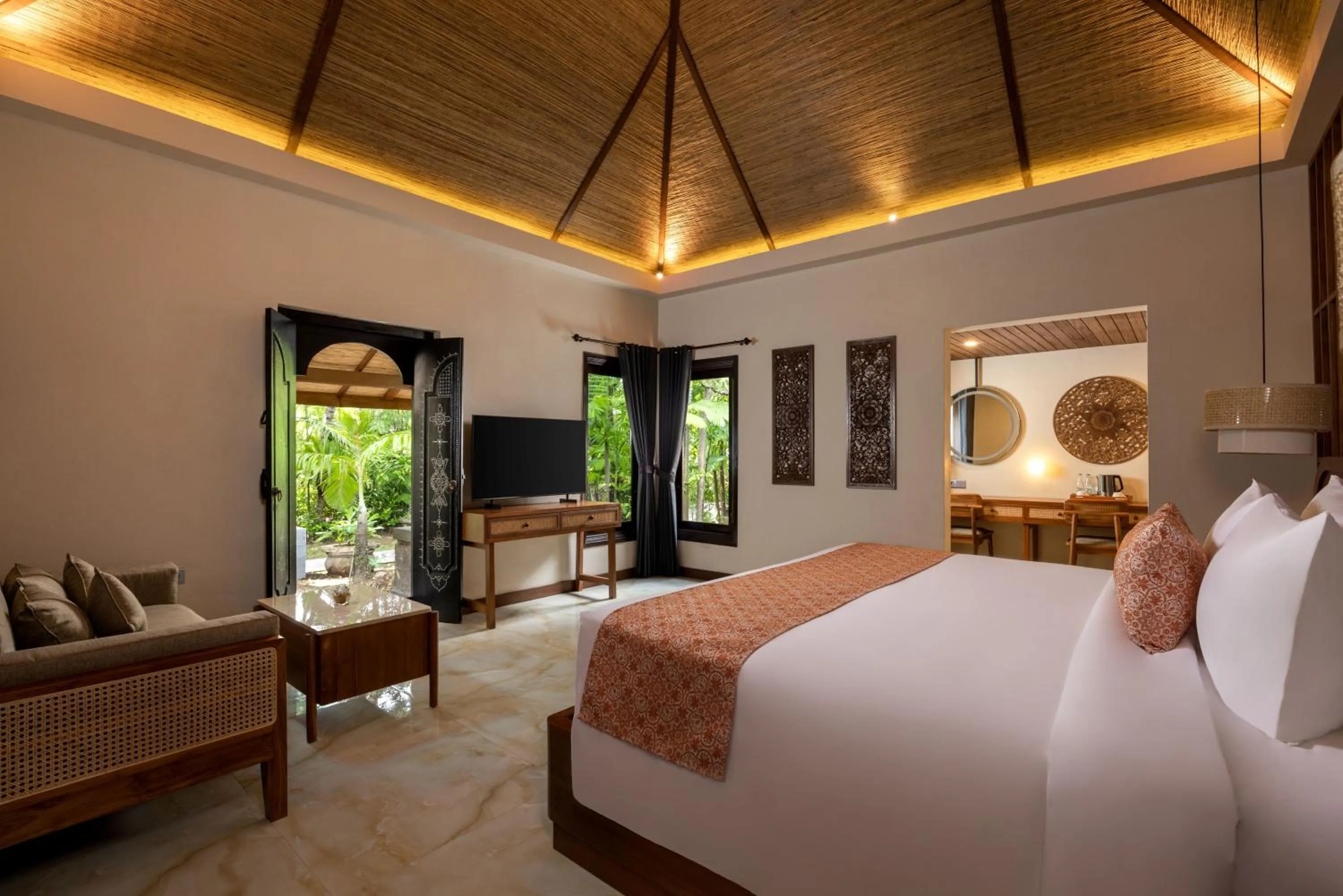 View (from property/room), Bed in Tonys Villas & Resort Seminyak - Bali