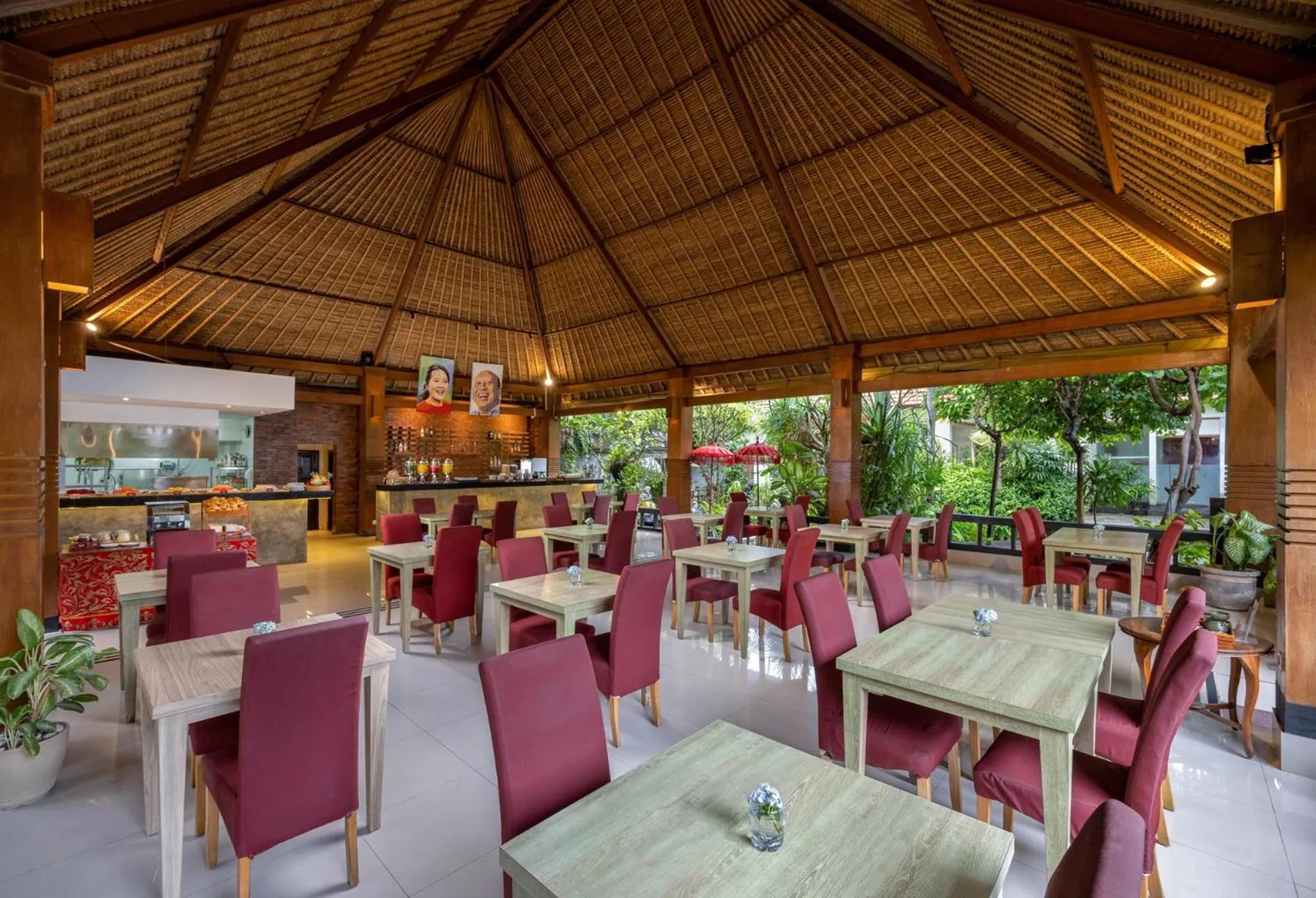 Restaurant/places to eat in Tonys Villas & Resort Seminyak - Bali