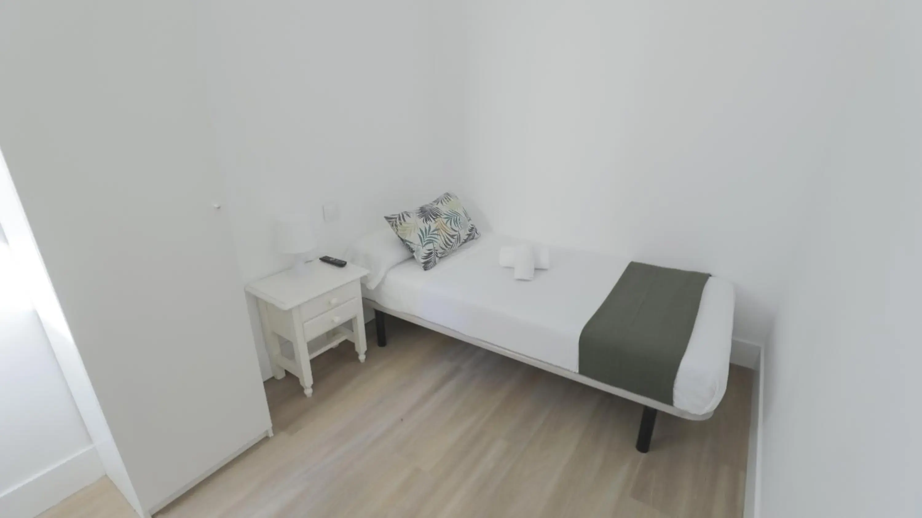 Single Room with Private Bathroom in Pensión Estrella Single Room with Private Bathroom in Pensión Estrella