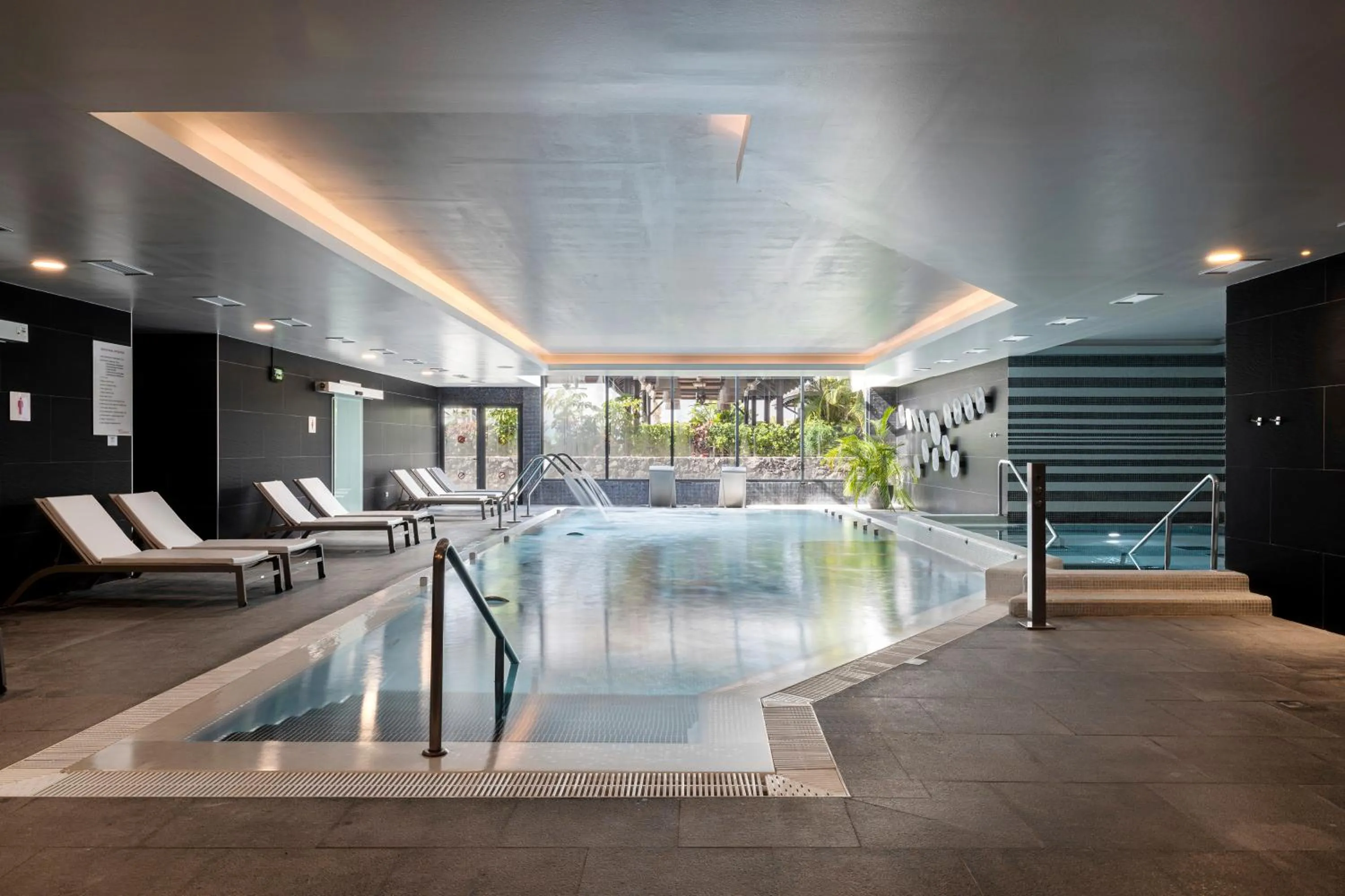 Swimming pool in Red Level at Gran Melia Palacio de Isora - Adults Only