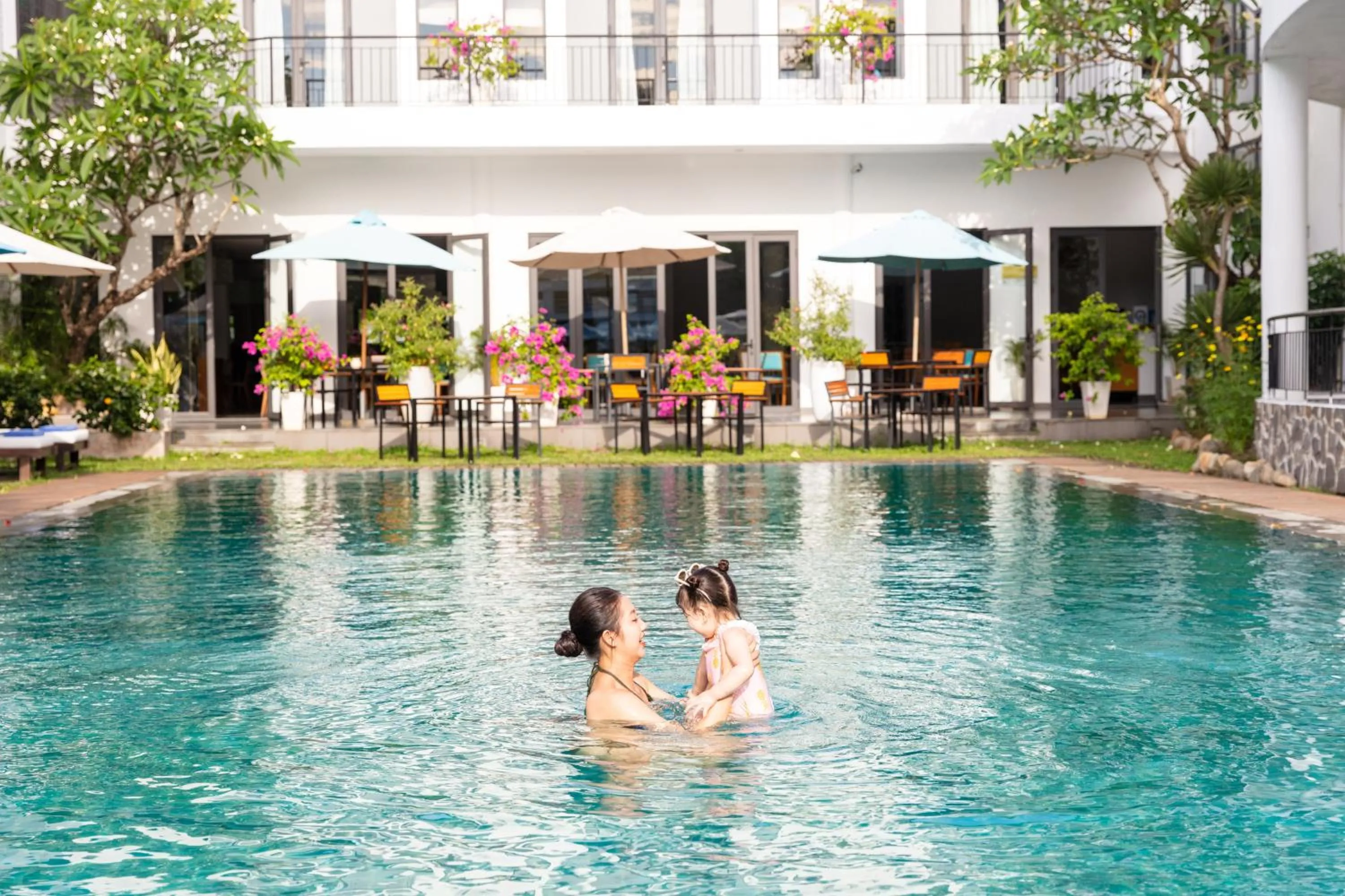Swimming pool in ÊMM Hotel Hoi An