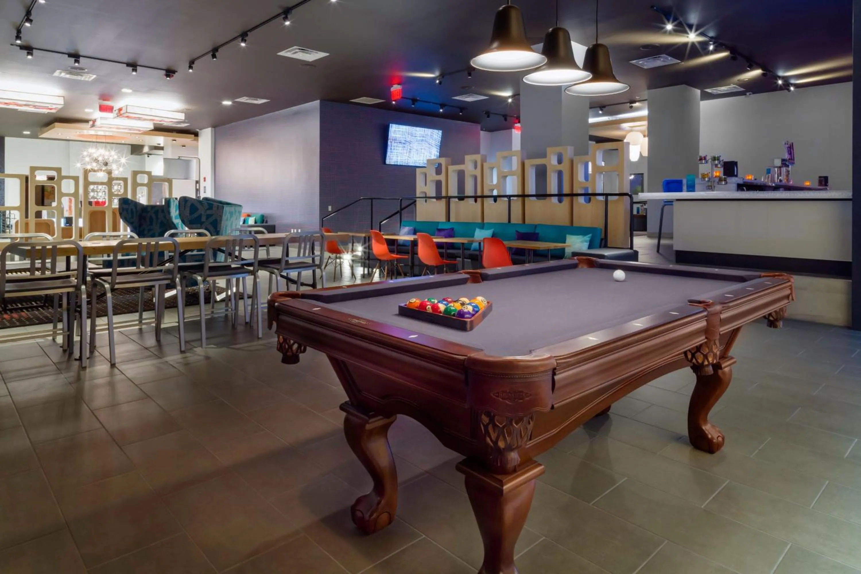 Lounge or bar in Aloft El Paso Downtown
