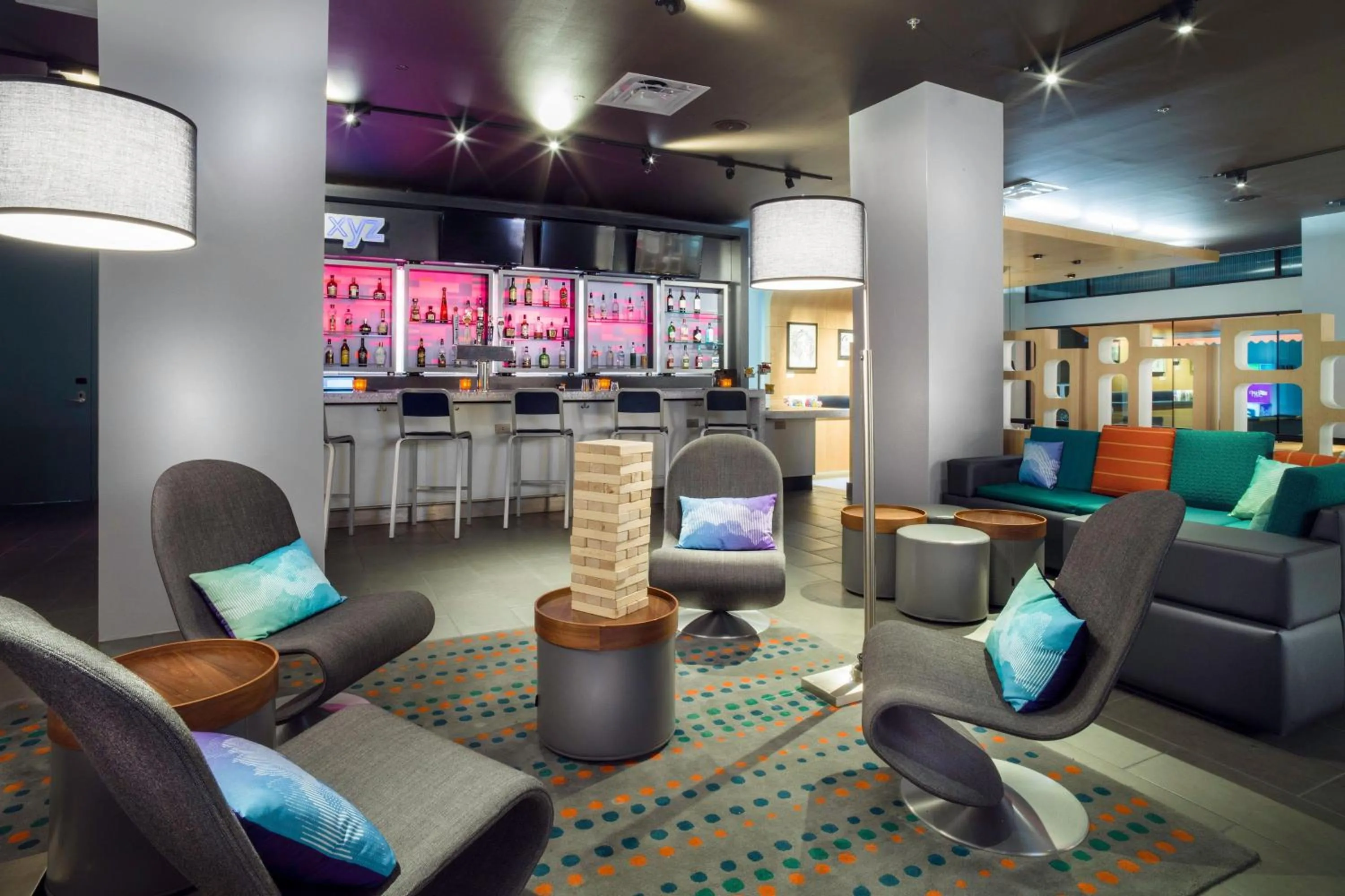 Lounge or bar in Aloft El Paso Downtown