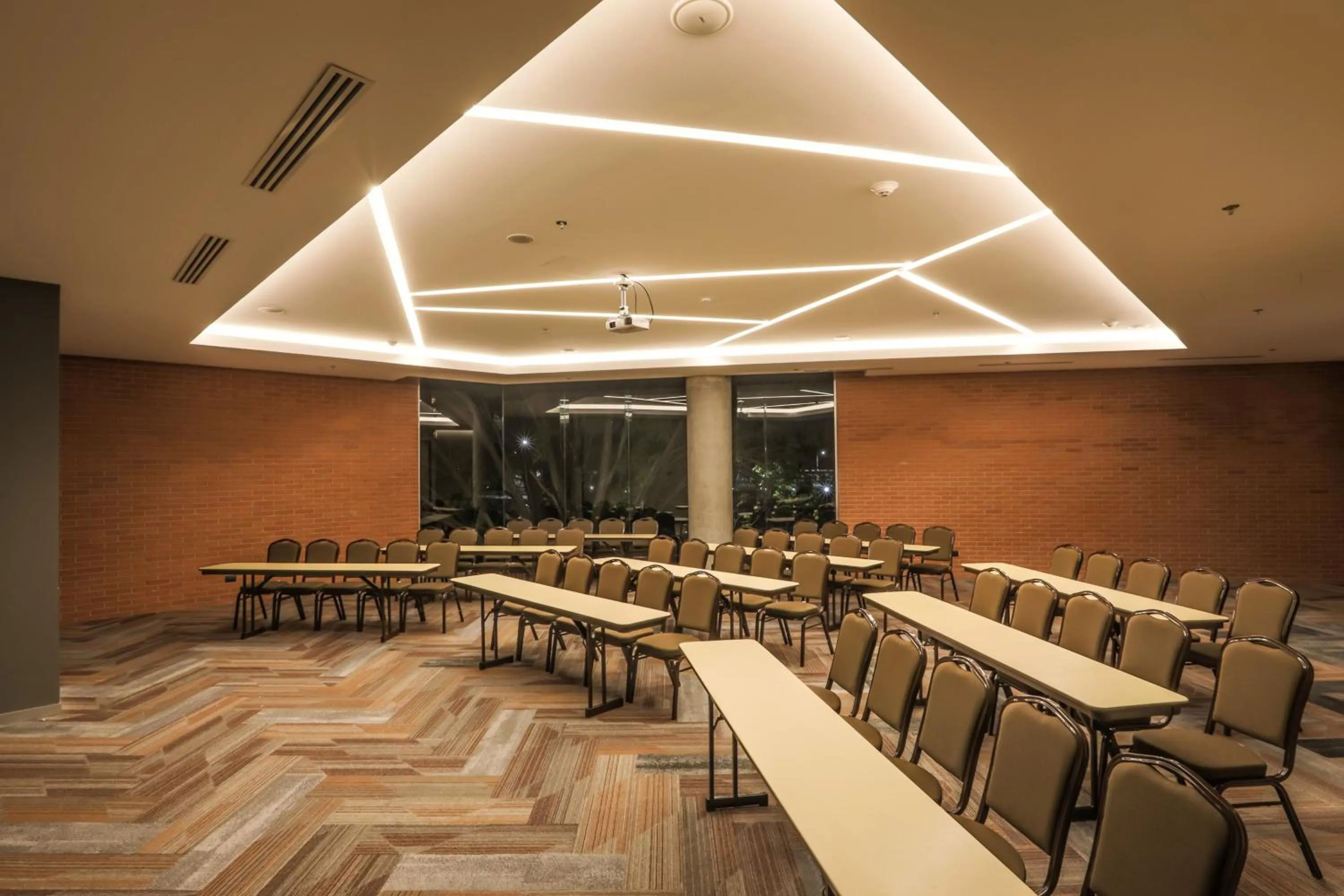 Meeting/conference room in Four Points by Sheraton Puebla