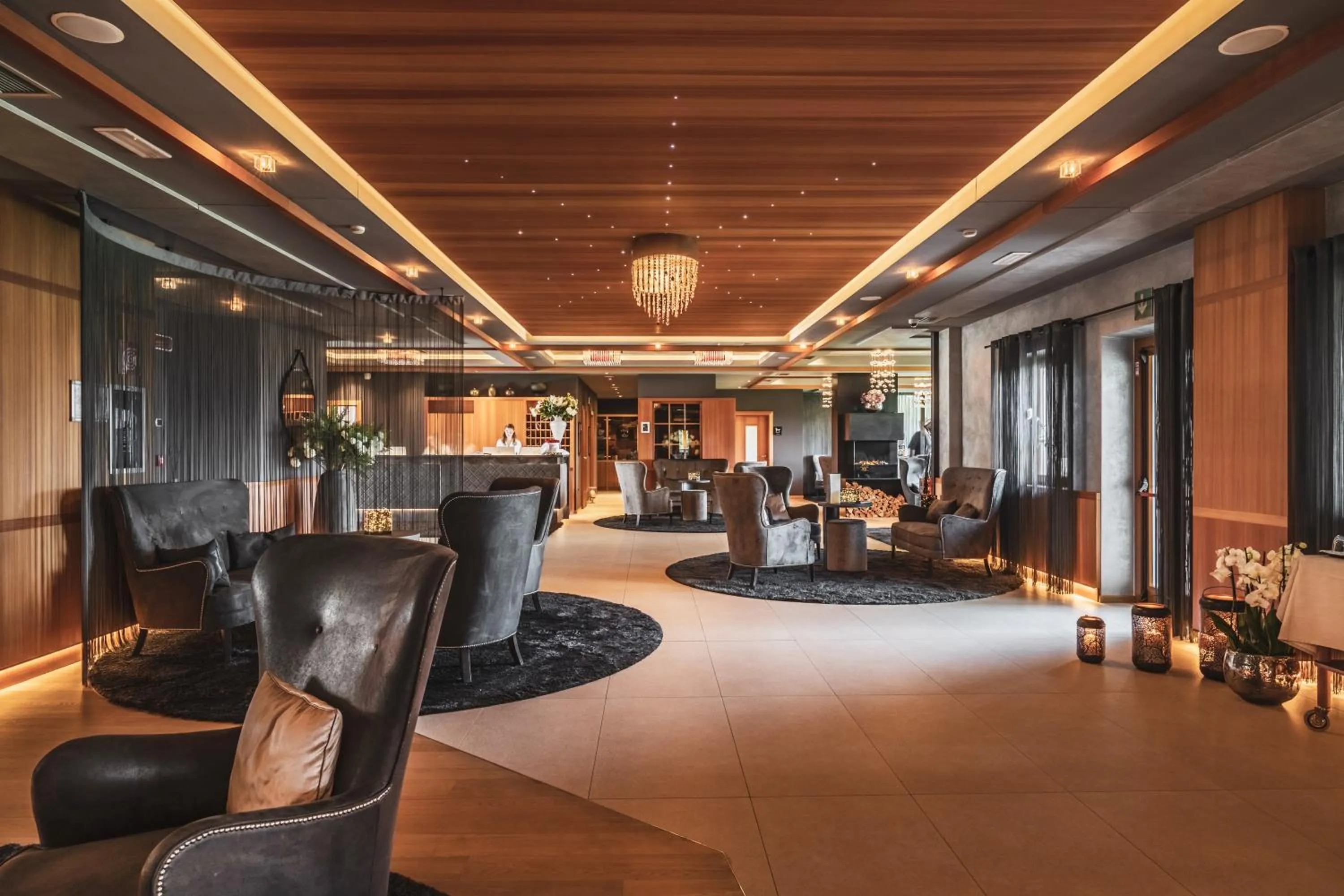 Communal lounge/ TV room in SOLEA DOLOMITI Boutique Hotel