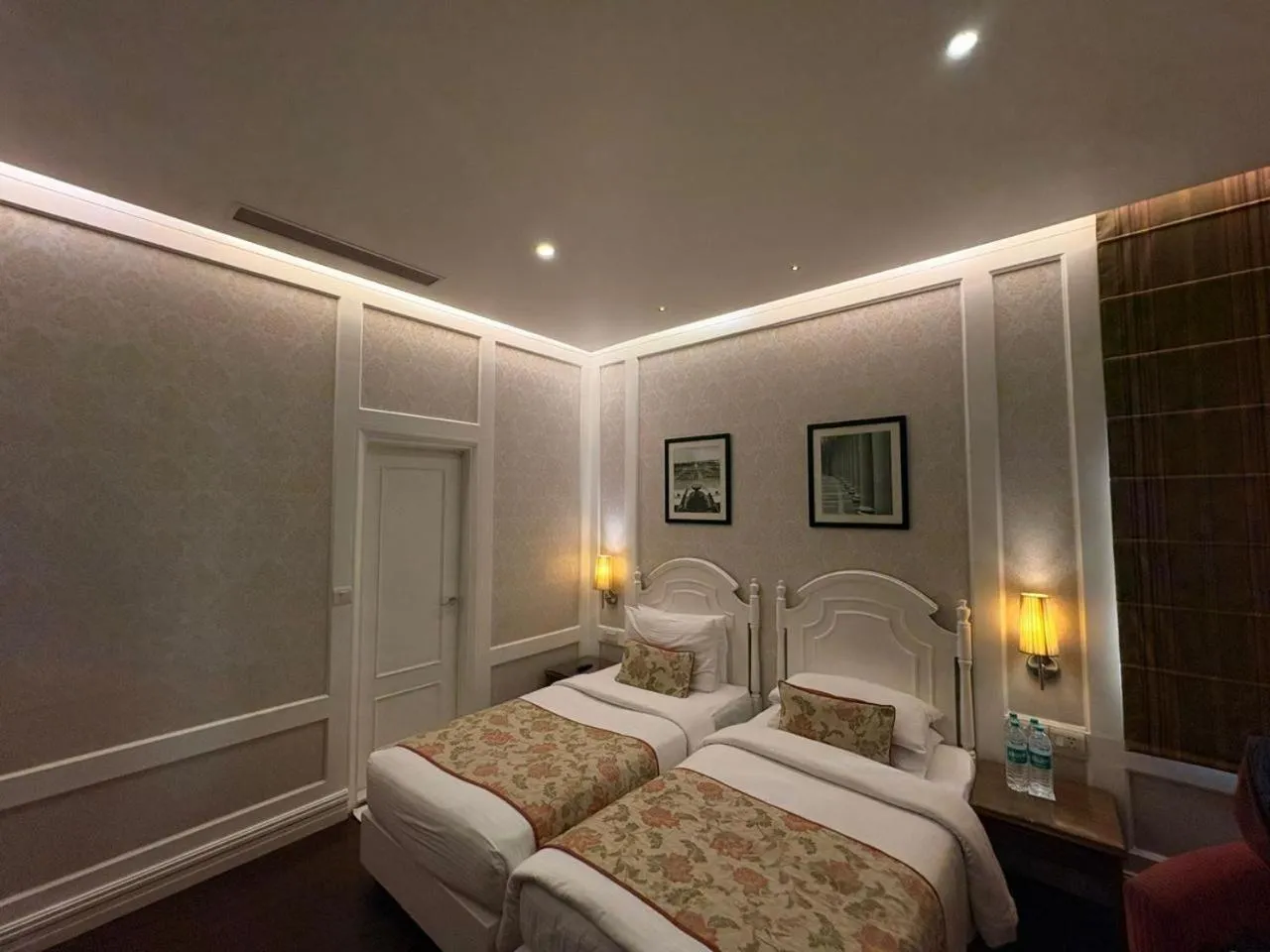 Bedroom, Bed in Hotel Bright