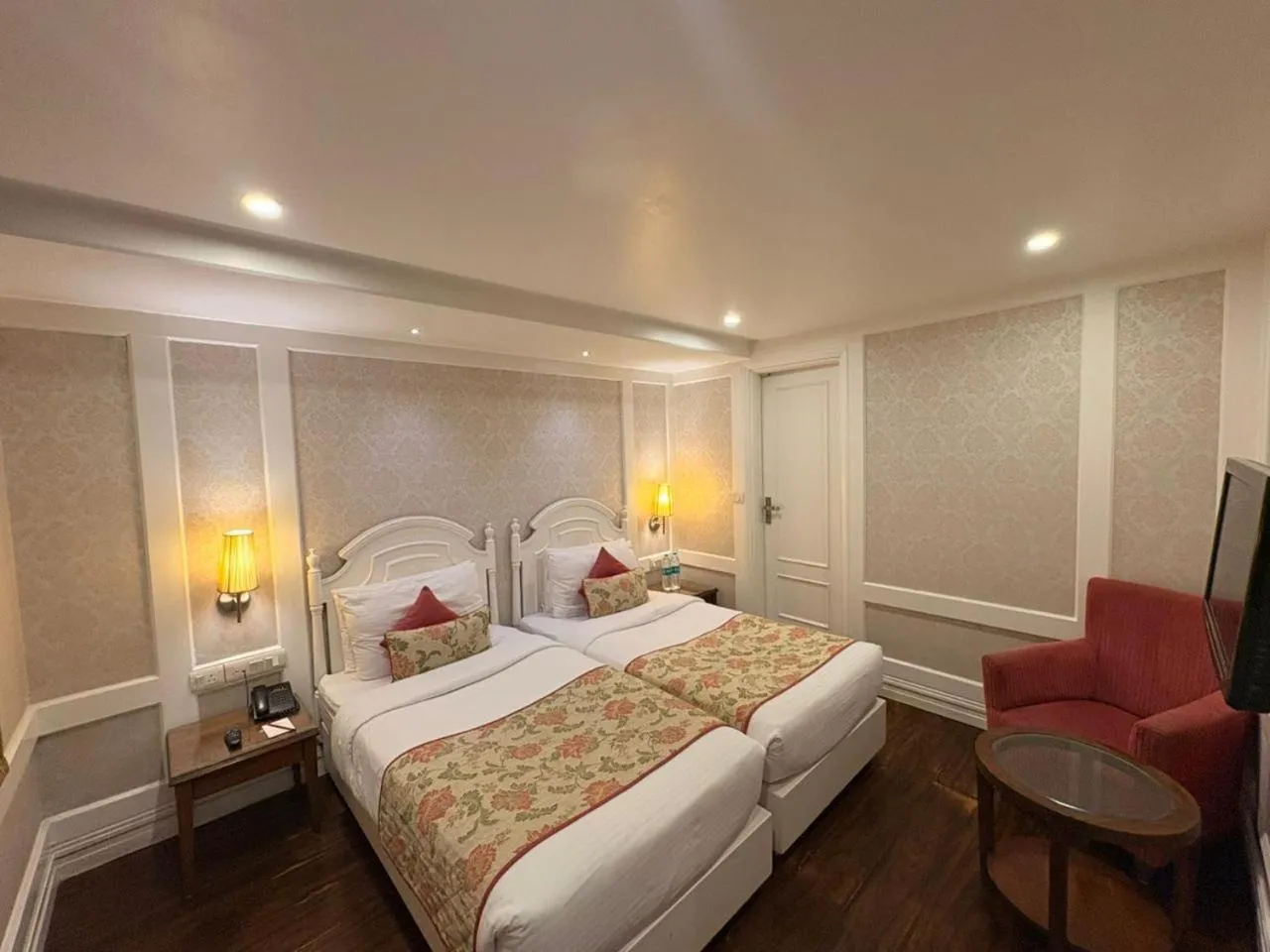 Bedroom, Bed in Hotel Bright