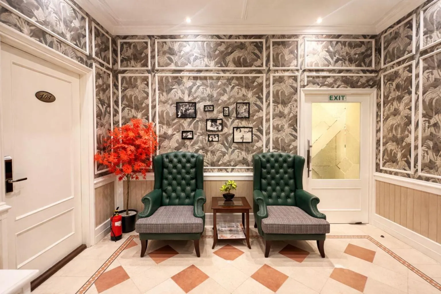 Seating area in Hotel Bright