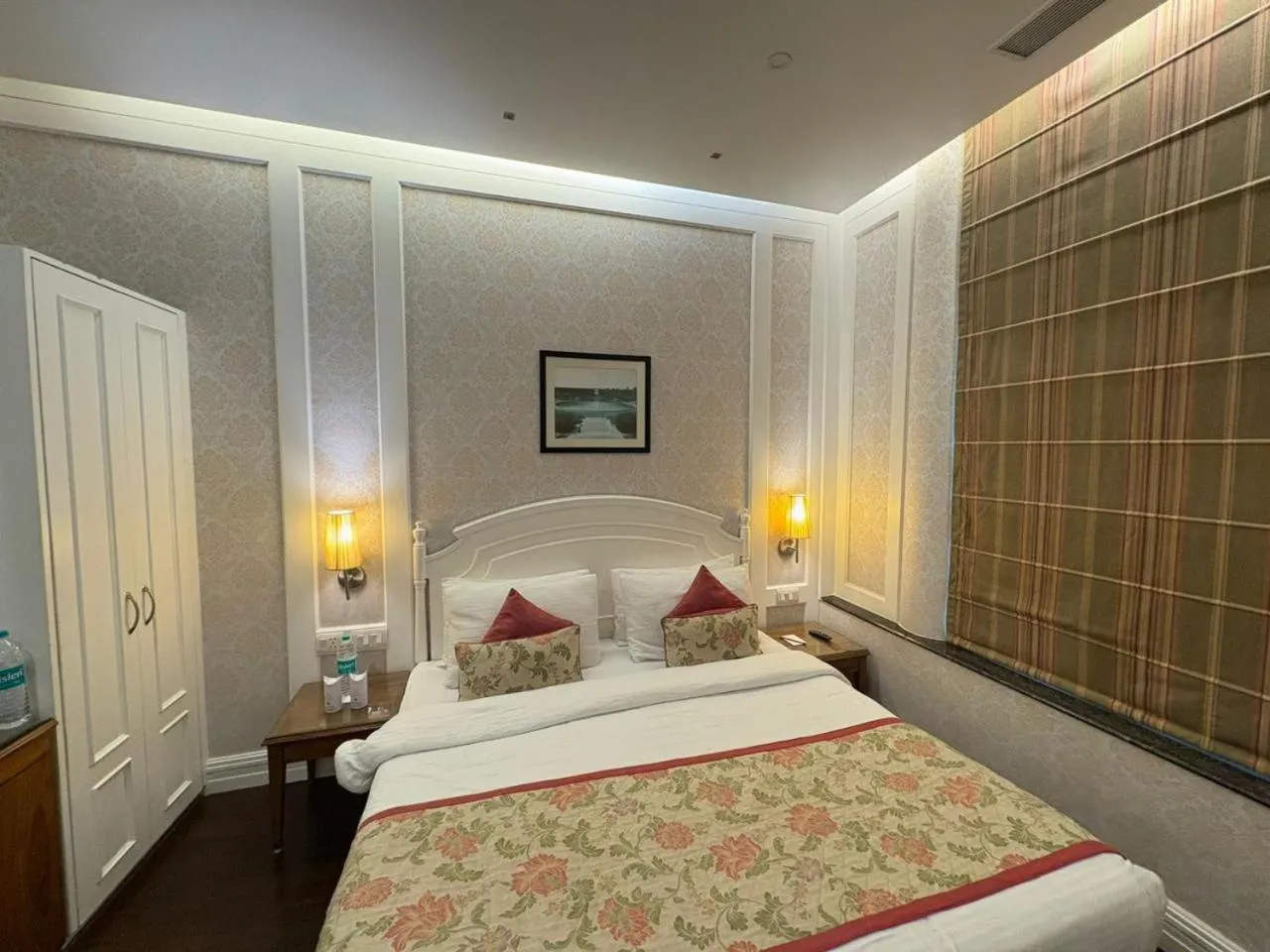 Bedroom, Bed in Hotel Bright