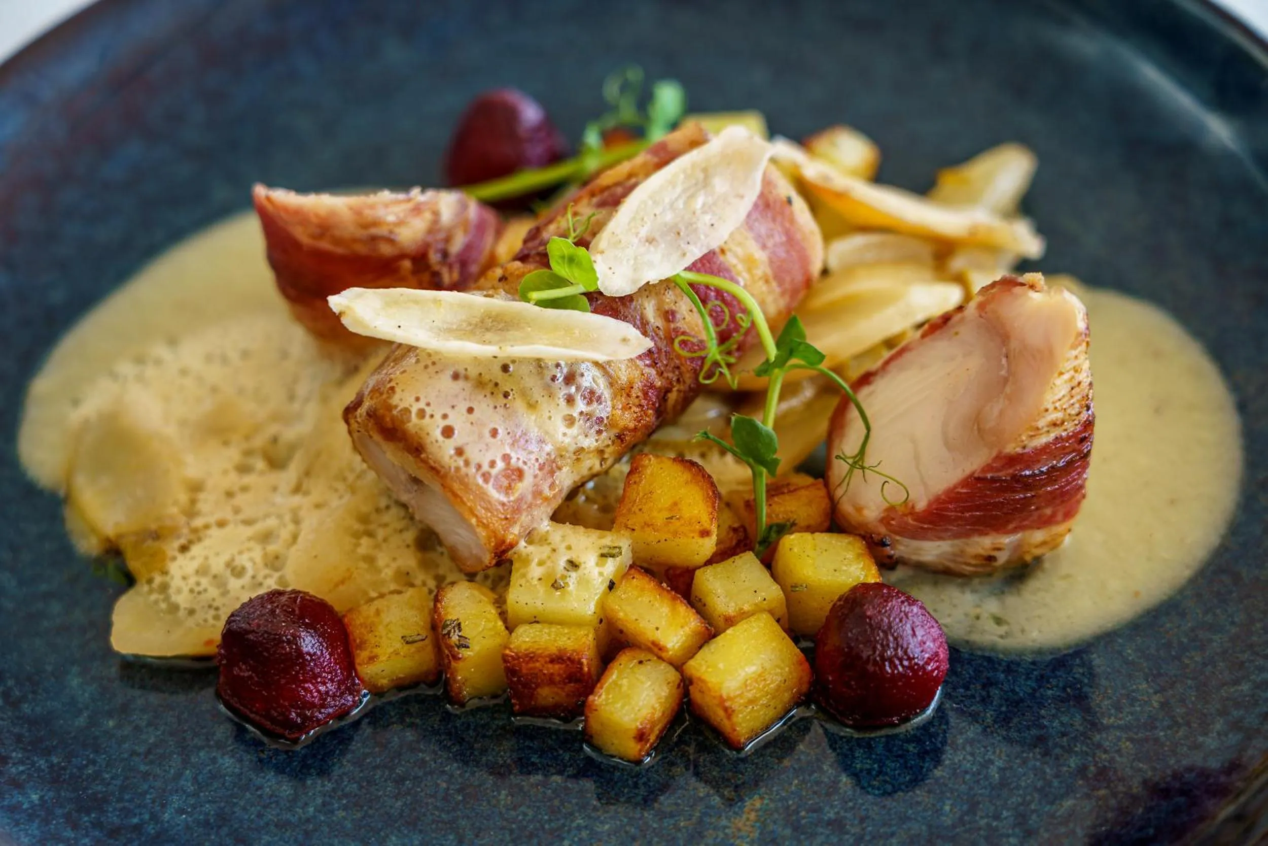 Restaurant/places to eat in Schönbühl Hotel & Restaurant Lake Thun