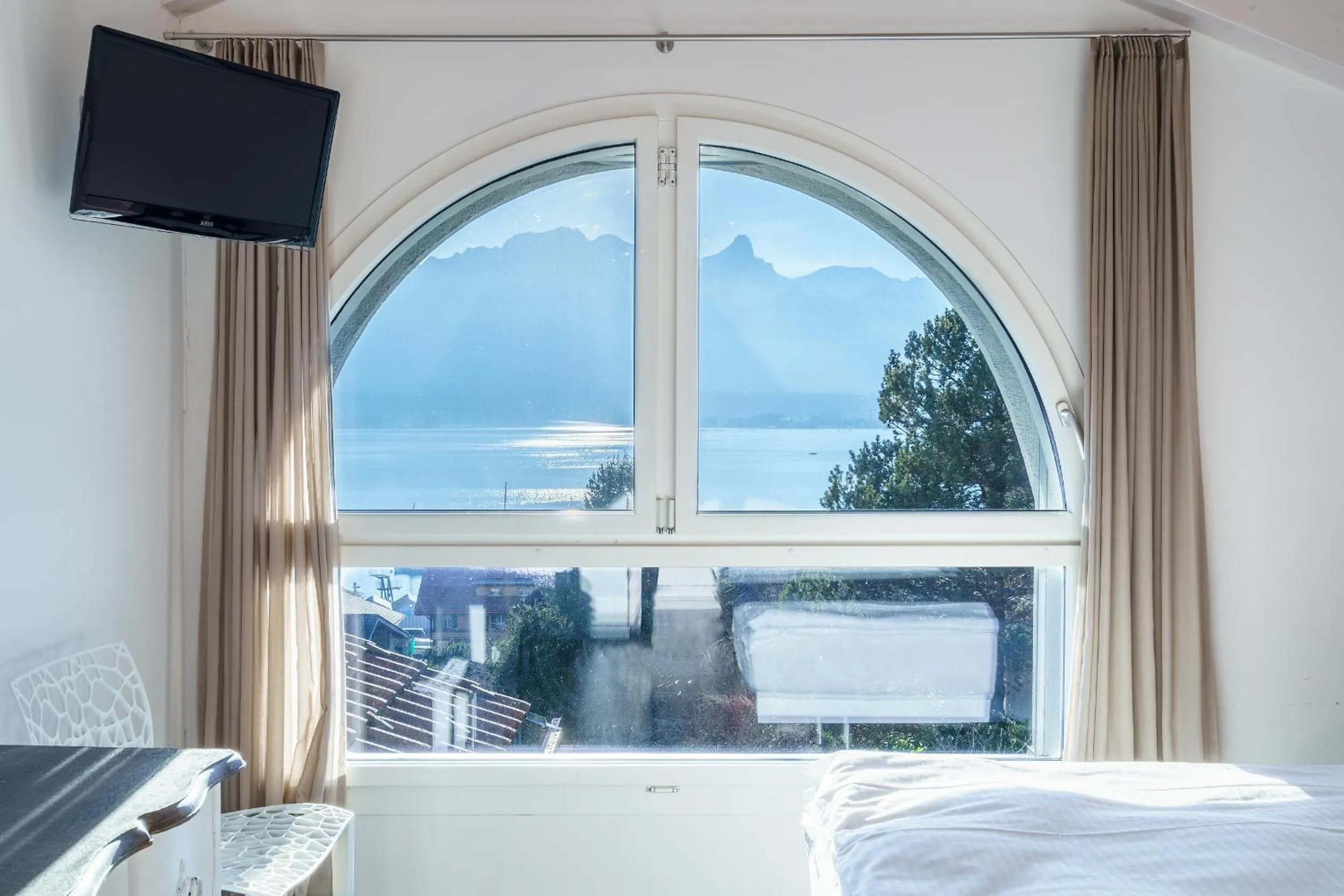 View (from property/room), Bed in Schönbühl Hotel & Restaurant Lake Thun
