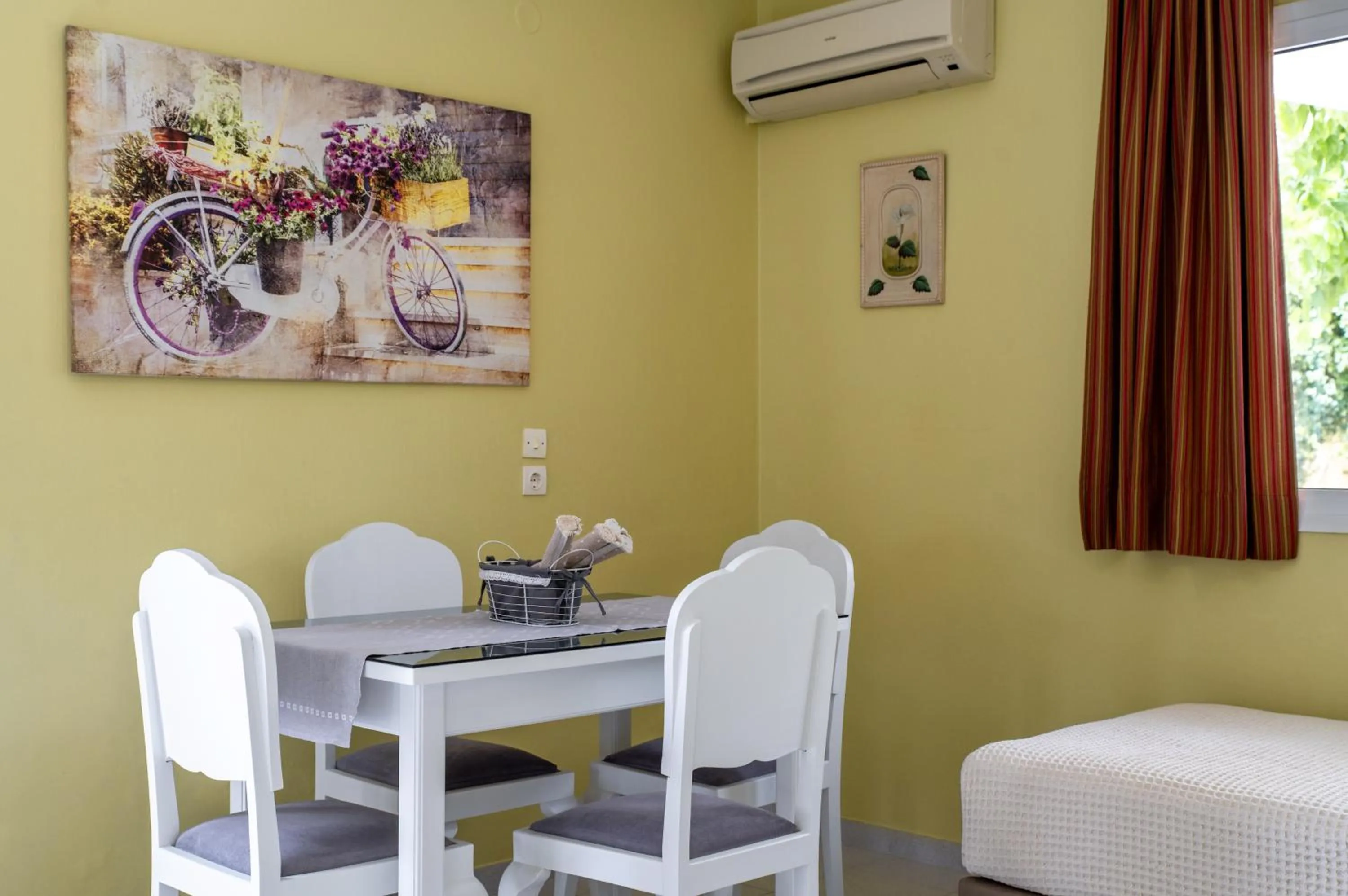 Dining area in Studios Rania - Rania Studios & Apartments